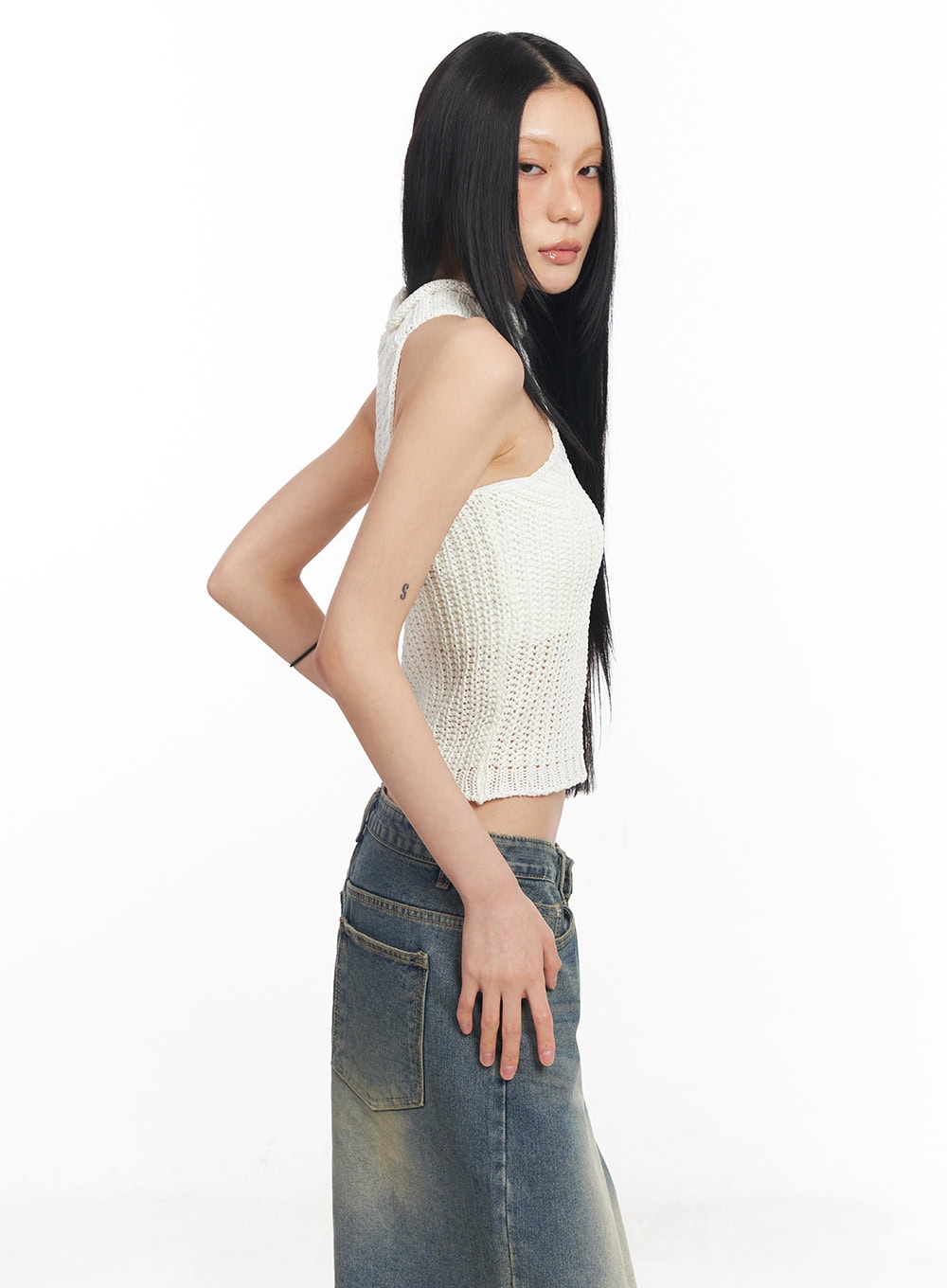 Halter-Neck Sleeveless Crop Top CY528