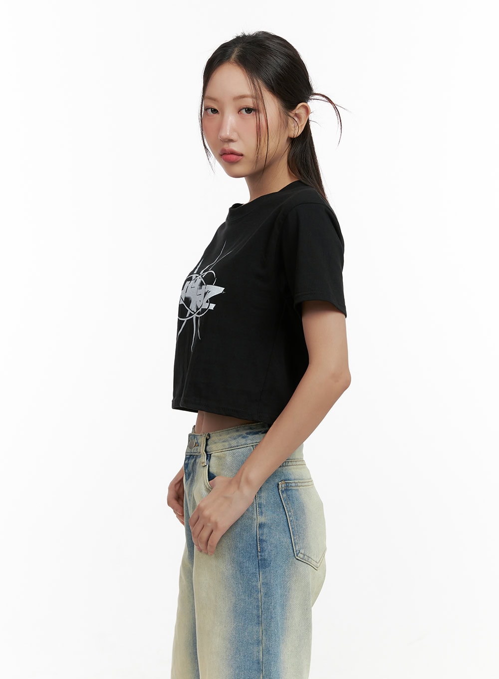 Acubi Graphic Crop Tee CL431