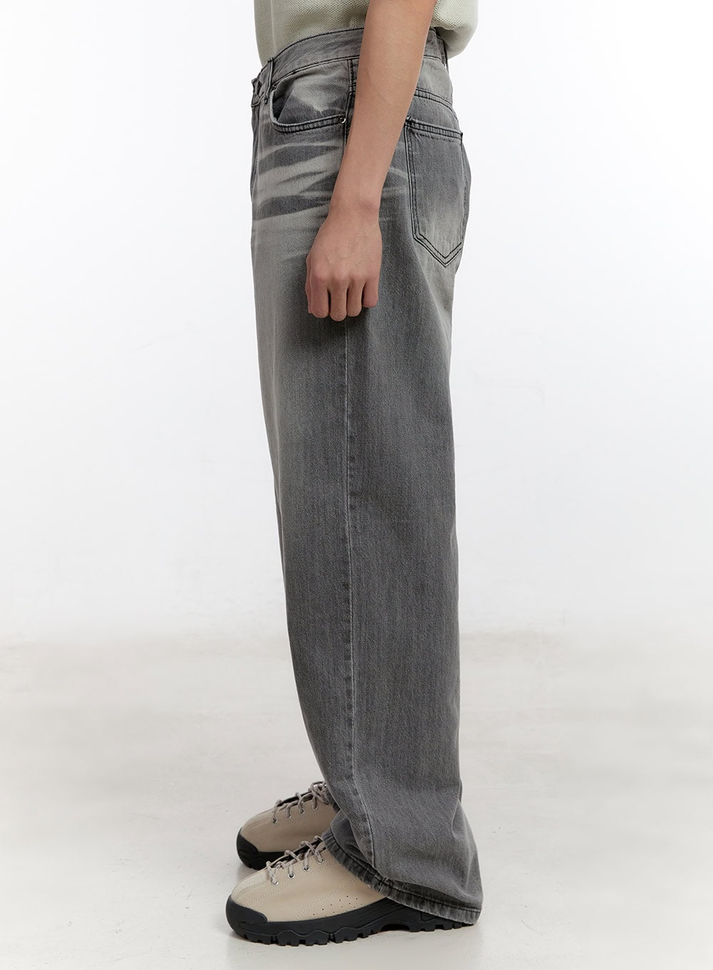 Men's Wide-Fit Washed Jeans IA507