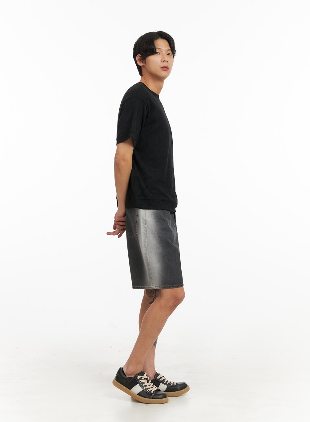 Men's Breezy Stripe T-Shirt (Black) IY416