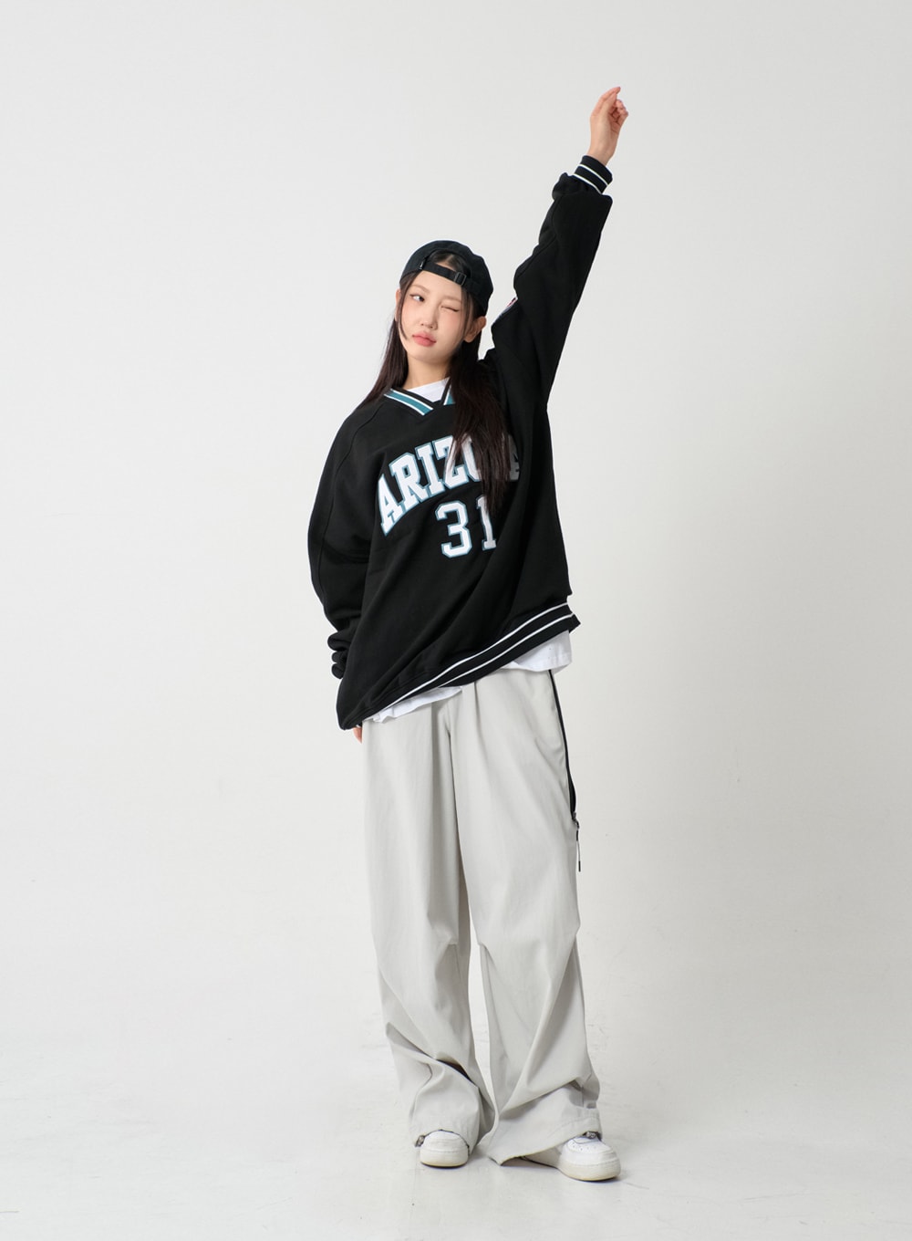 Unique Side Zipper Detailing Wide Bending Pants IS07