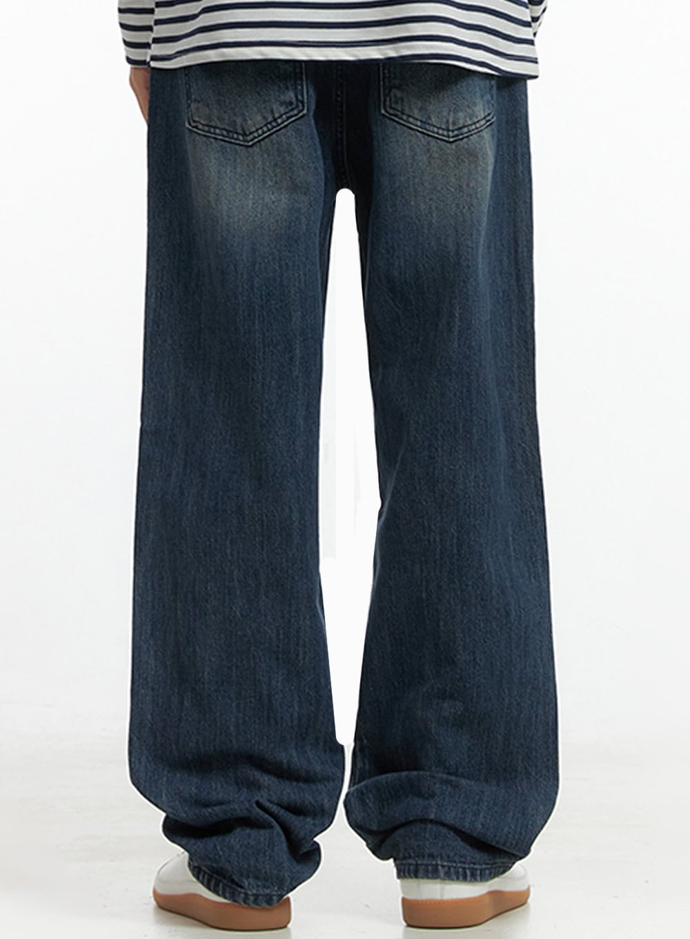 Men's Denim Blue Wide Fit Jeans IO402