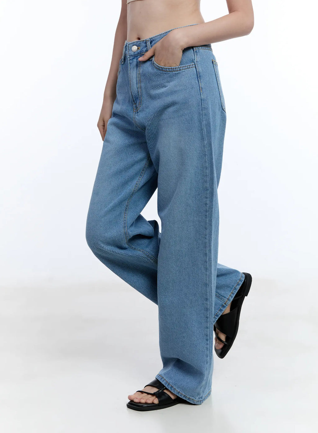 Jisoo Straight-Fit Jeans CU513