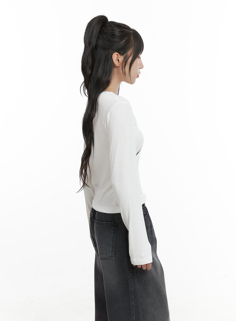 Acubi Graphic Print Long Sleeve Top CG421