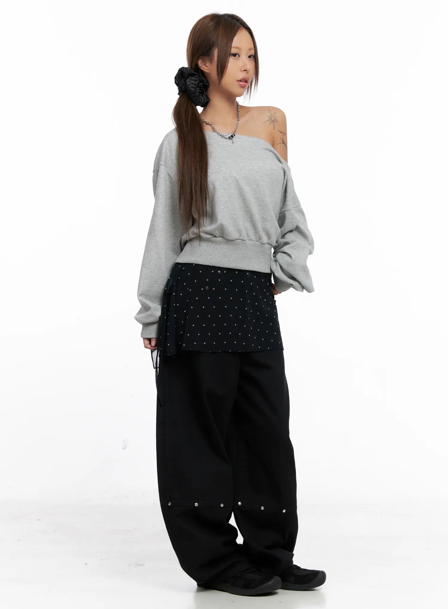 Off-Shoulder Boat Neck Sweatshirt CS524
