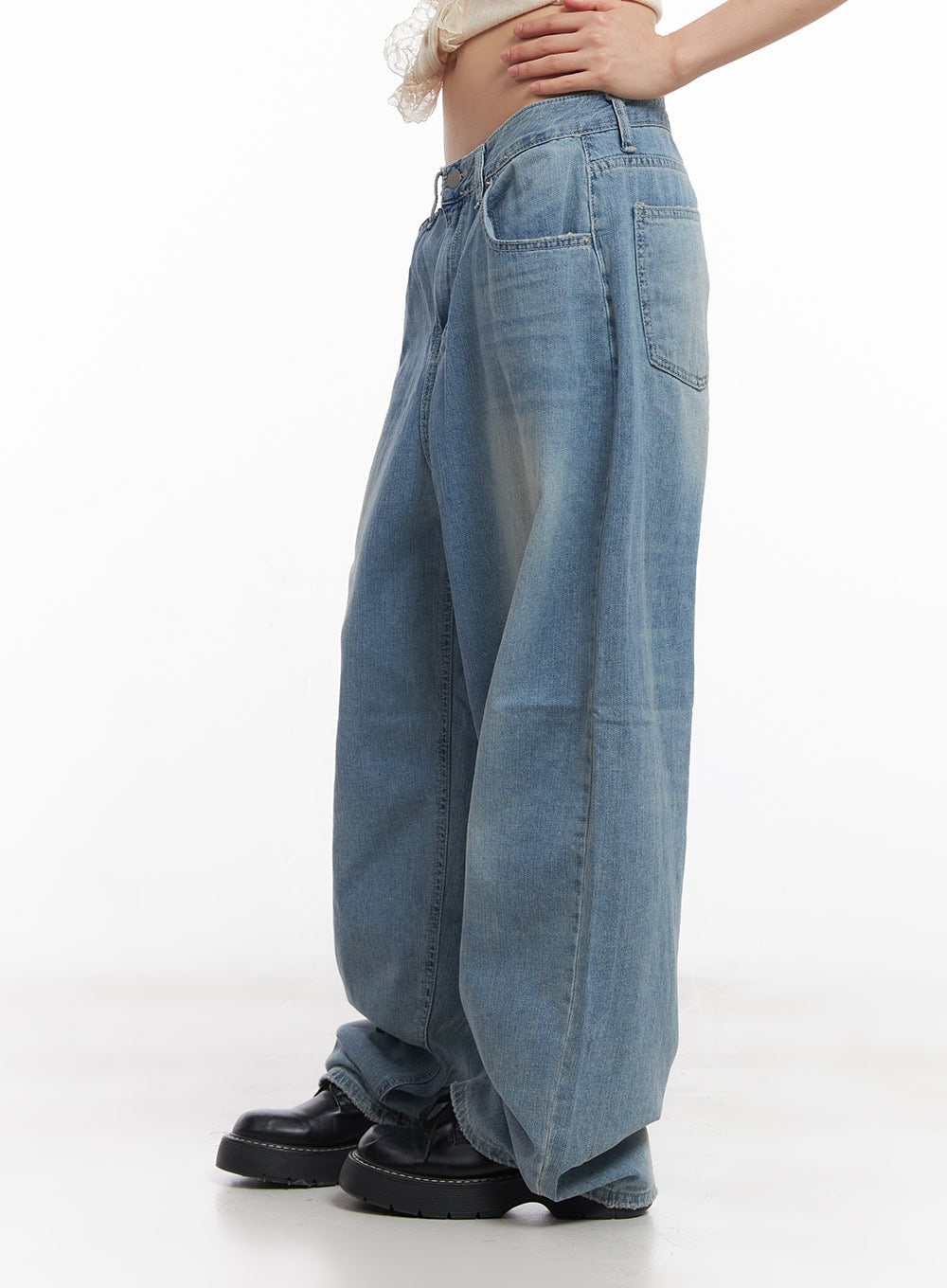 Elsa Washed Wide-Leg Jeans CY512