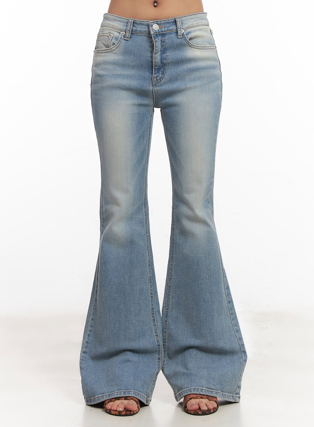 May Washed Flared Jeans IA515