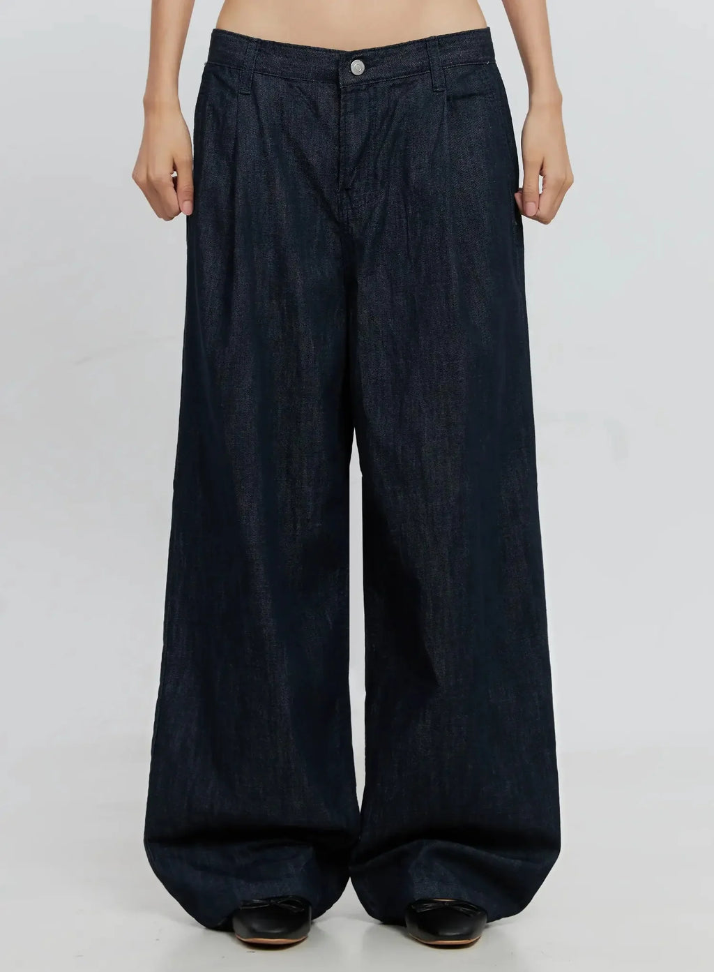 Elio Pintuck Wide-Leg Jeans IS516