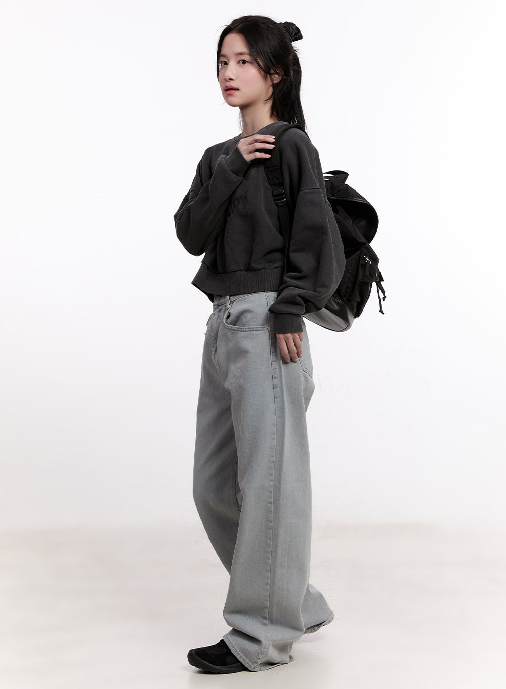 Graphic Loose-Fit Cropped Sweatshirt CM526