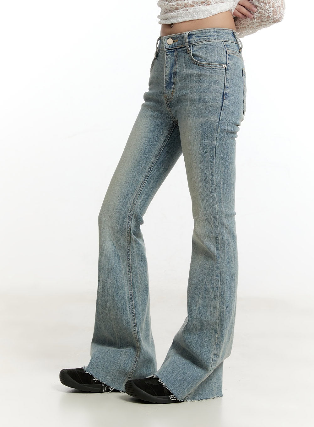 Cassandra Slim-Fit Flared Jeans CY506