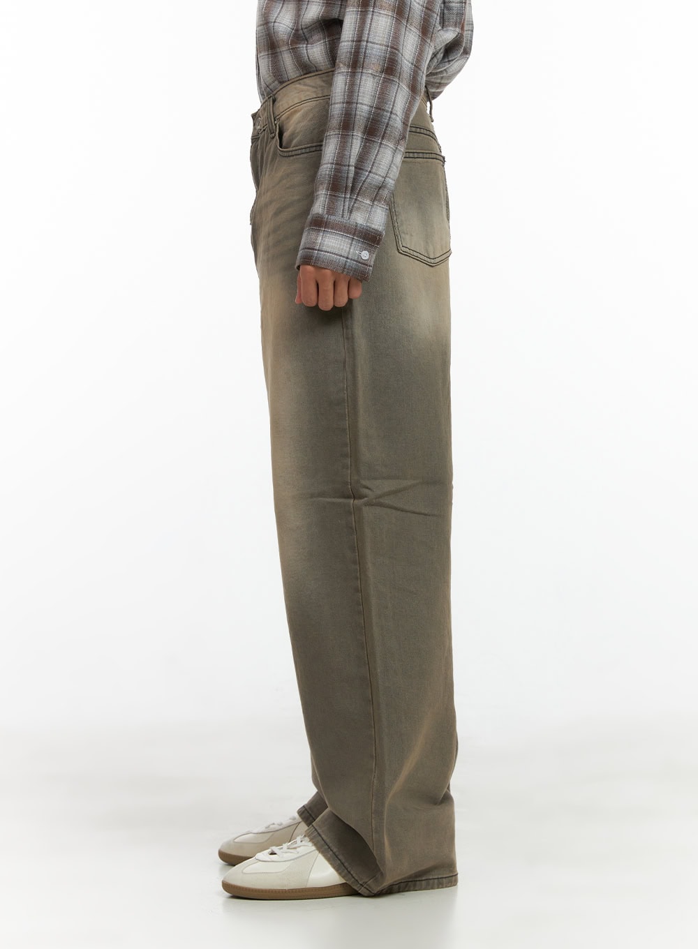 Wide-Fit Denim Washed Jeans CO410