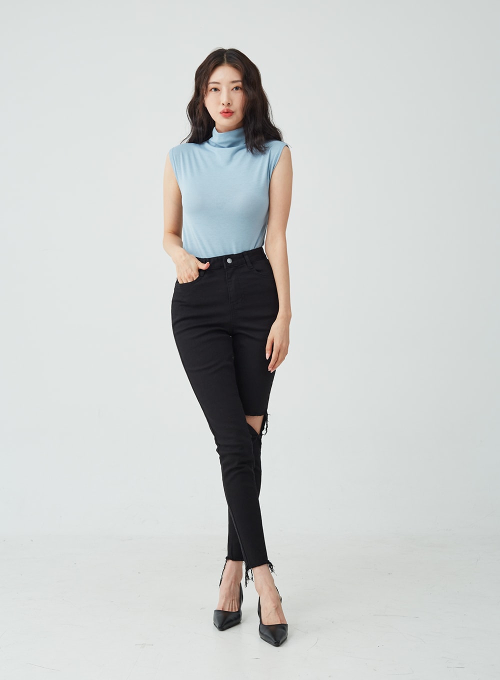 Half Neck Sleeveless T-Shirt IU26