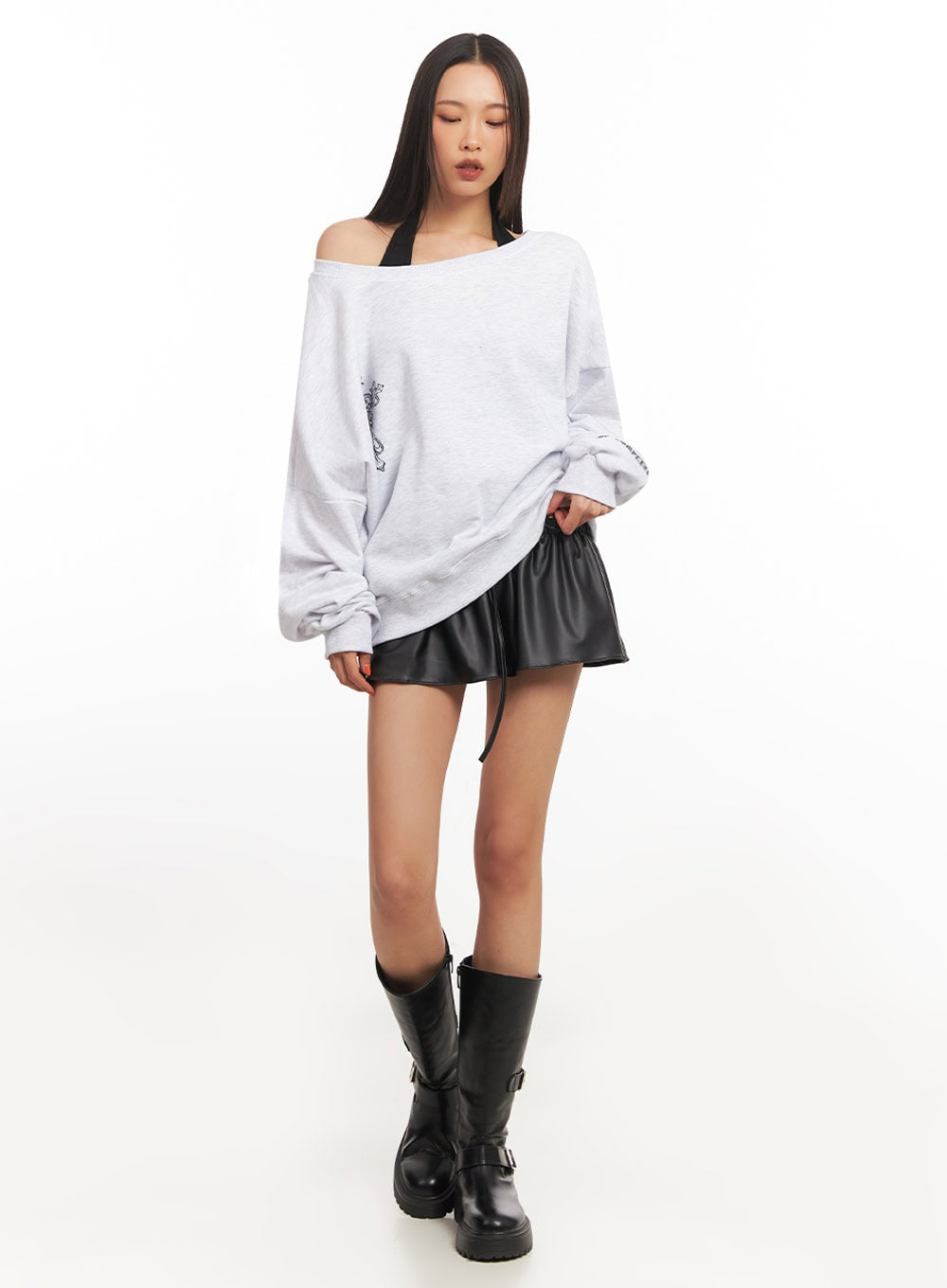 Off-Shoulder Cross Graphic Sweatshirt IA507