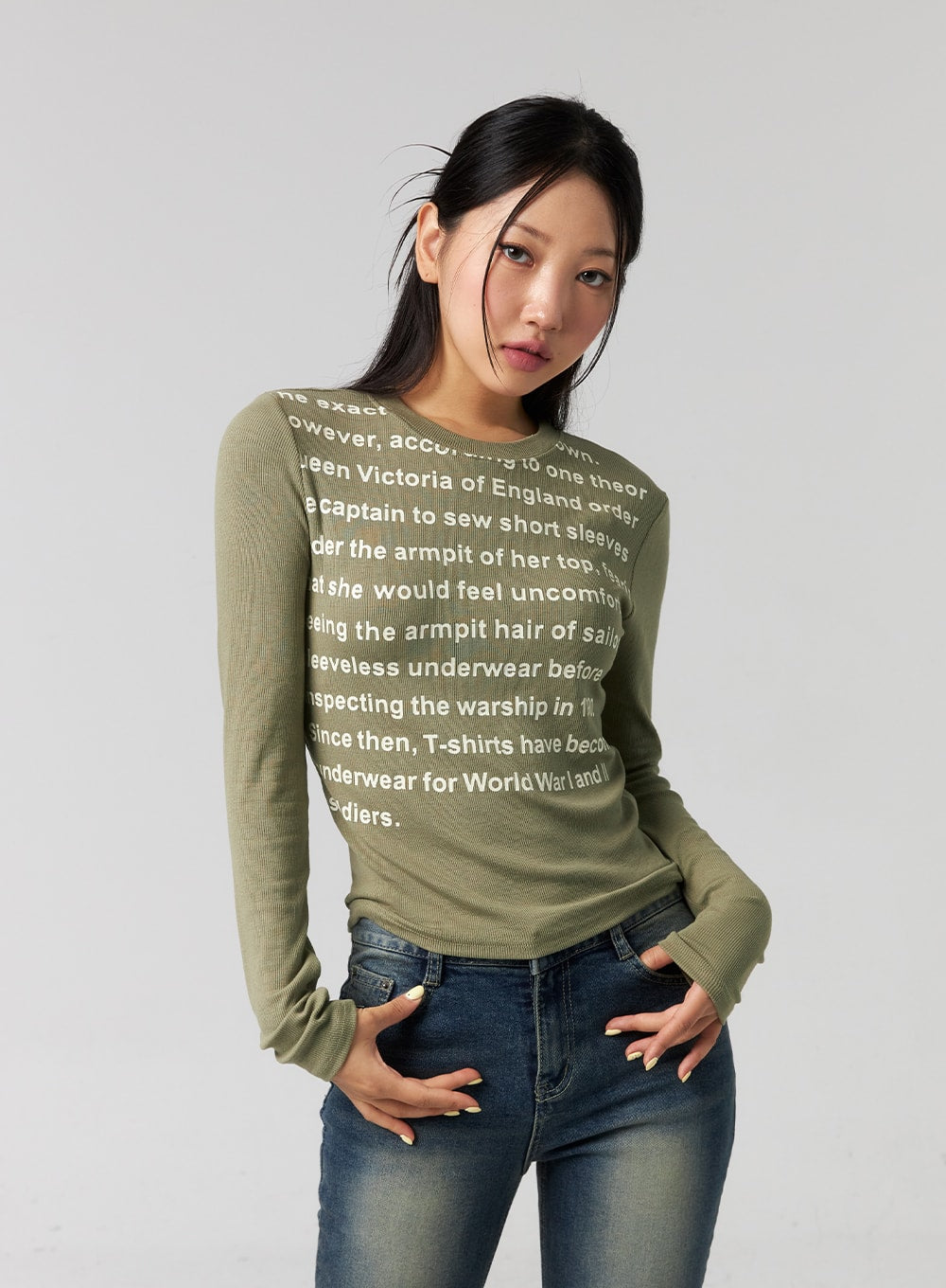 Slim-Fit Graphic Tee CG327