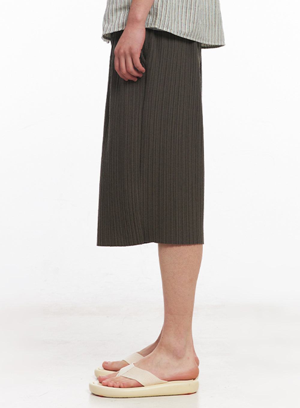 Men's Pleated Wide-Fit Shorts IU512