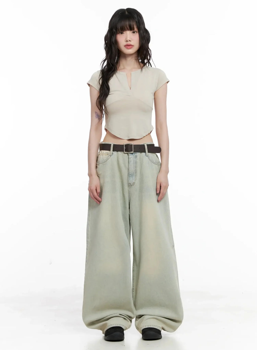 Minimalist V-Neck Crop Top IL531