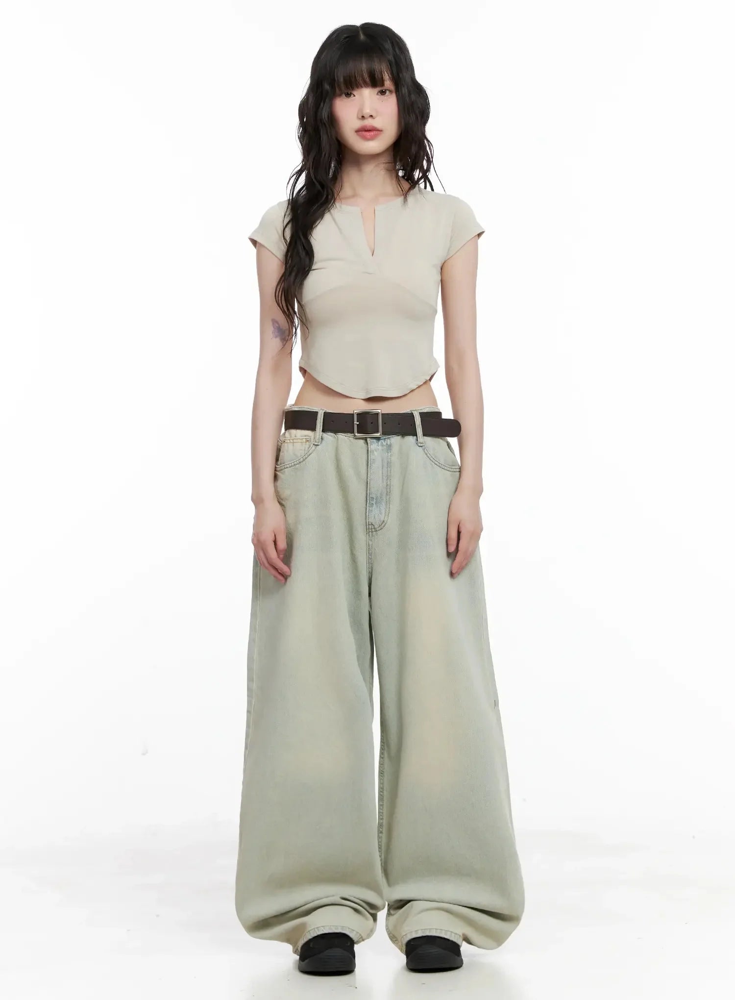 Minimalist V-Neck Crop Top IL531
