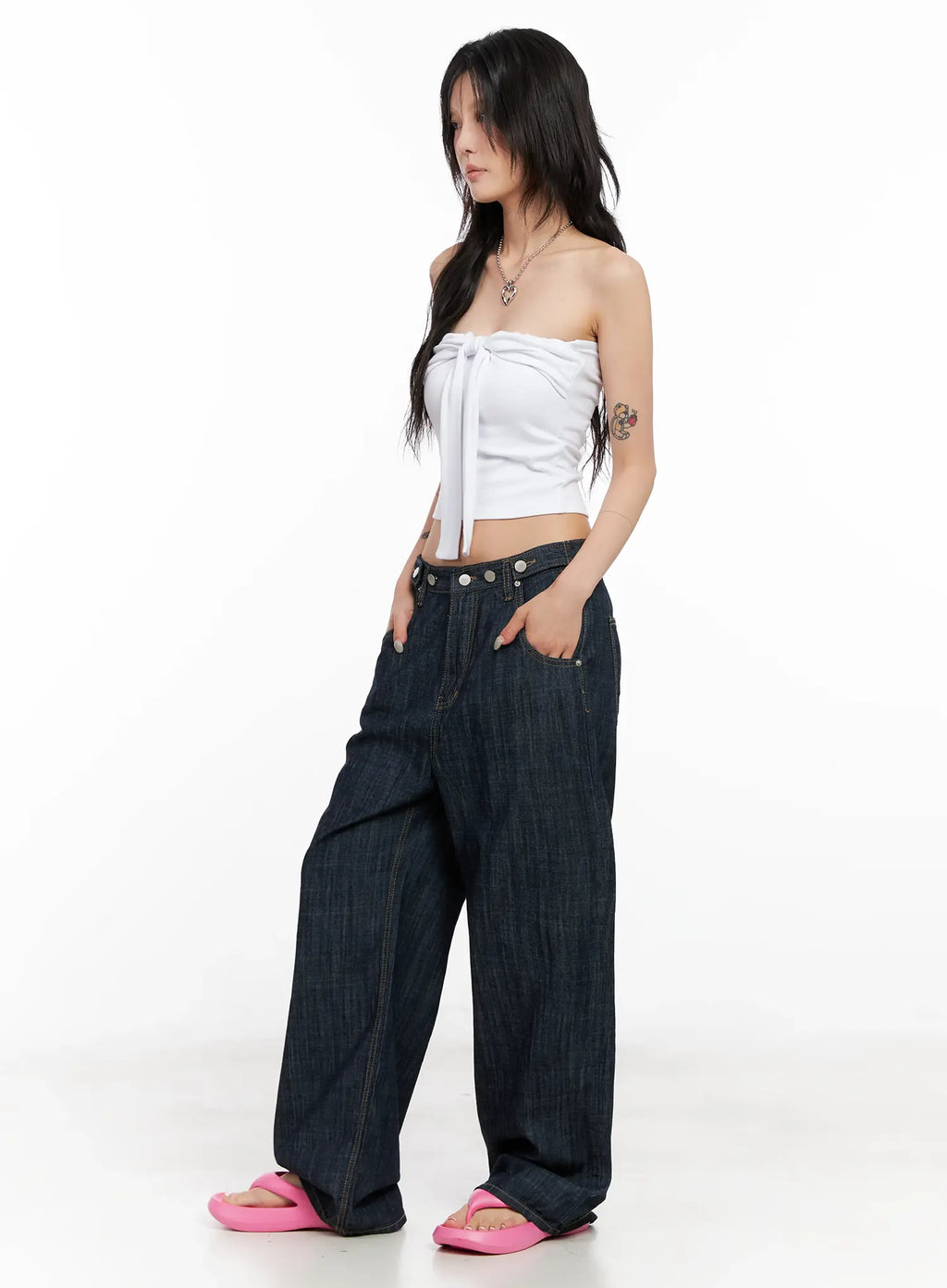 Saebi Button-Detail Jeans CL528