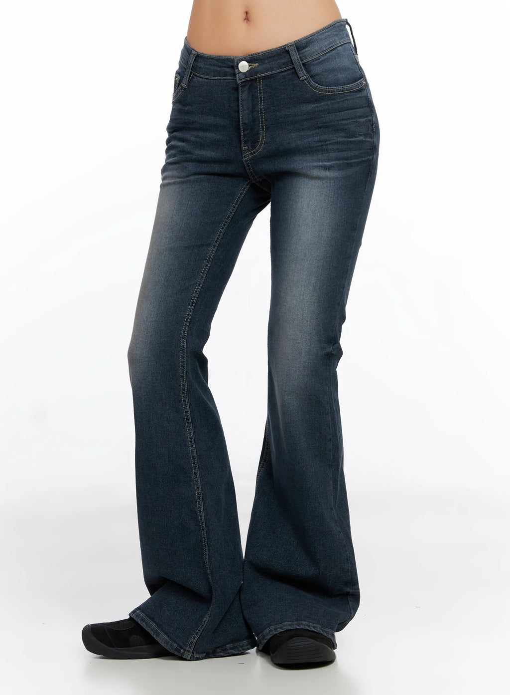 Melina Low-Rise Flare Jeans CO514