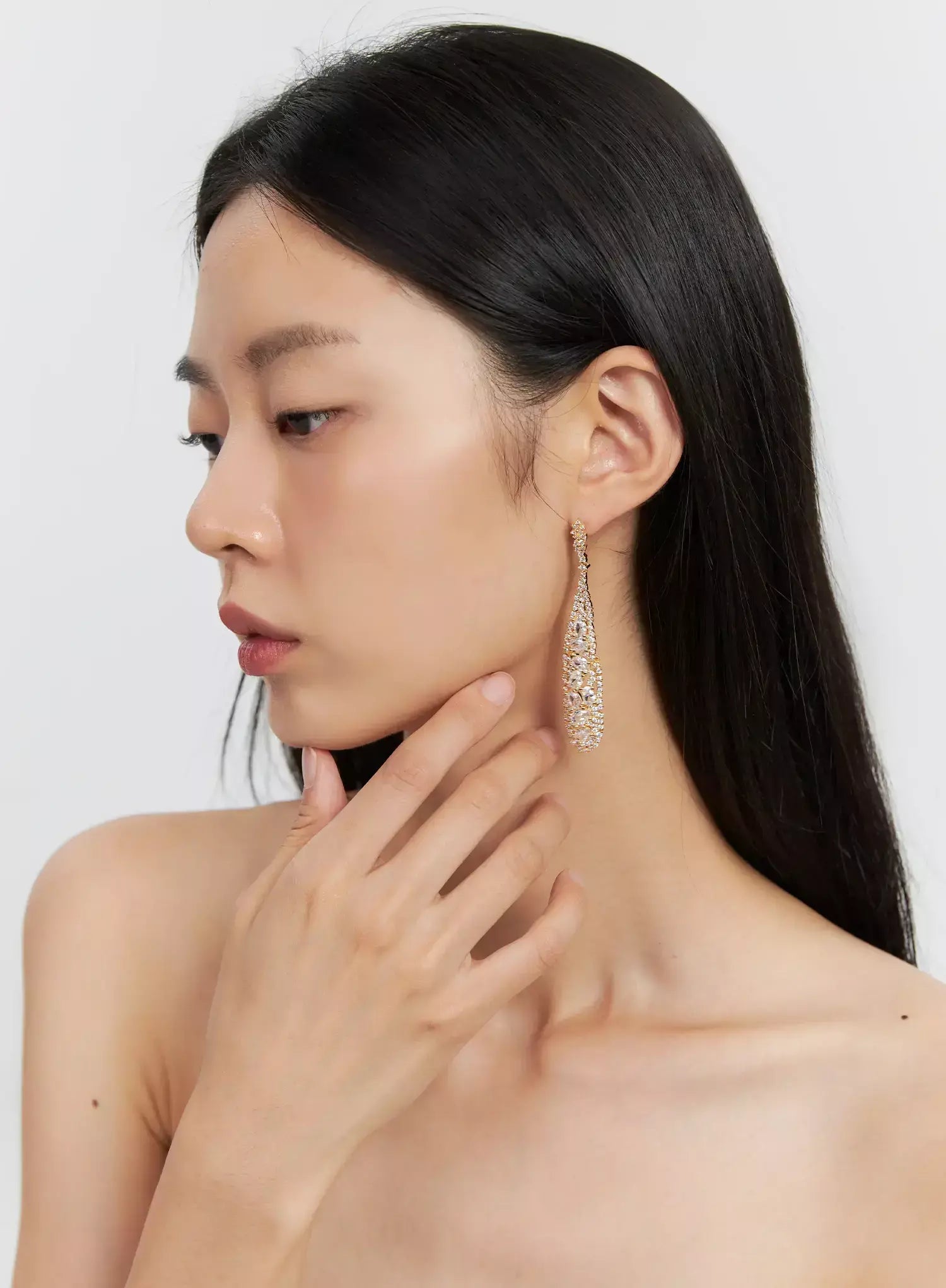 Elegant Teardrop Earrings IS515