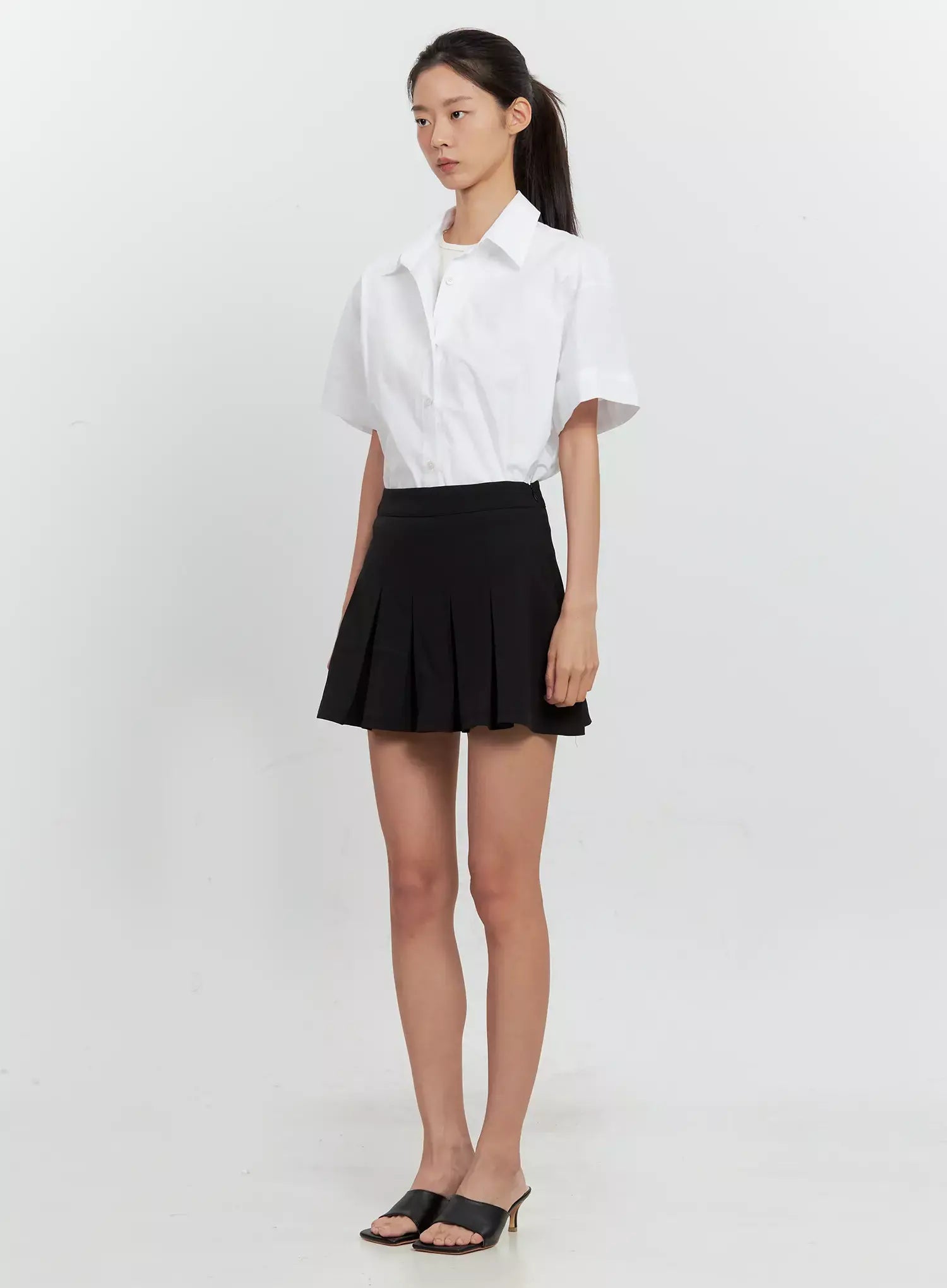 Collared Short-Sleeve Button-Up Shirt IL528