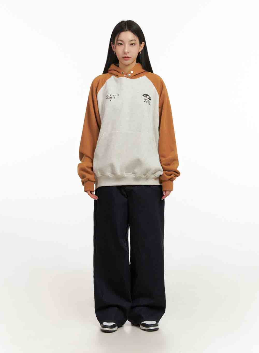 Small Graphic Print Snap Button Hoodie IJ503