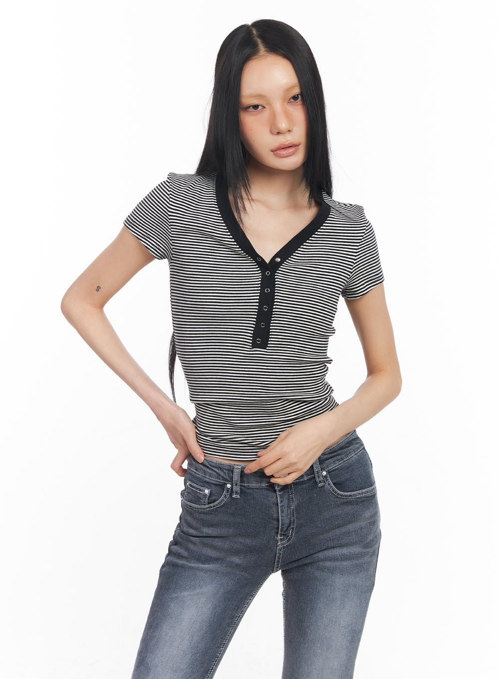 Striped Buttoned V-Neck Crop Tee CY528