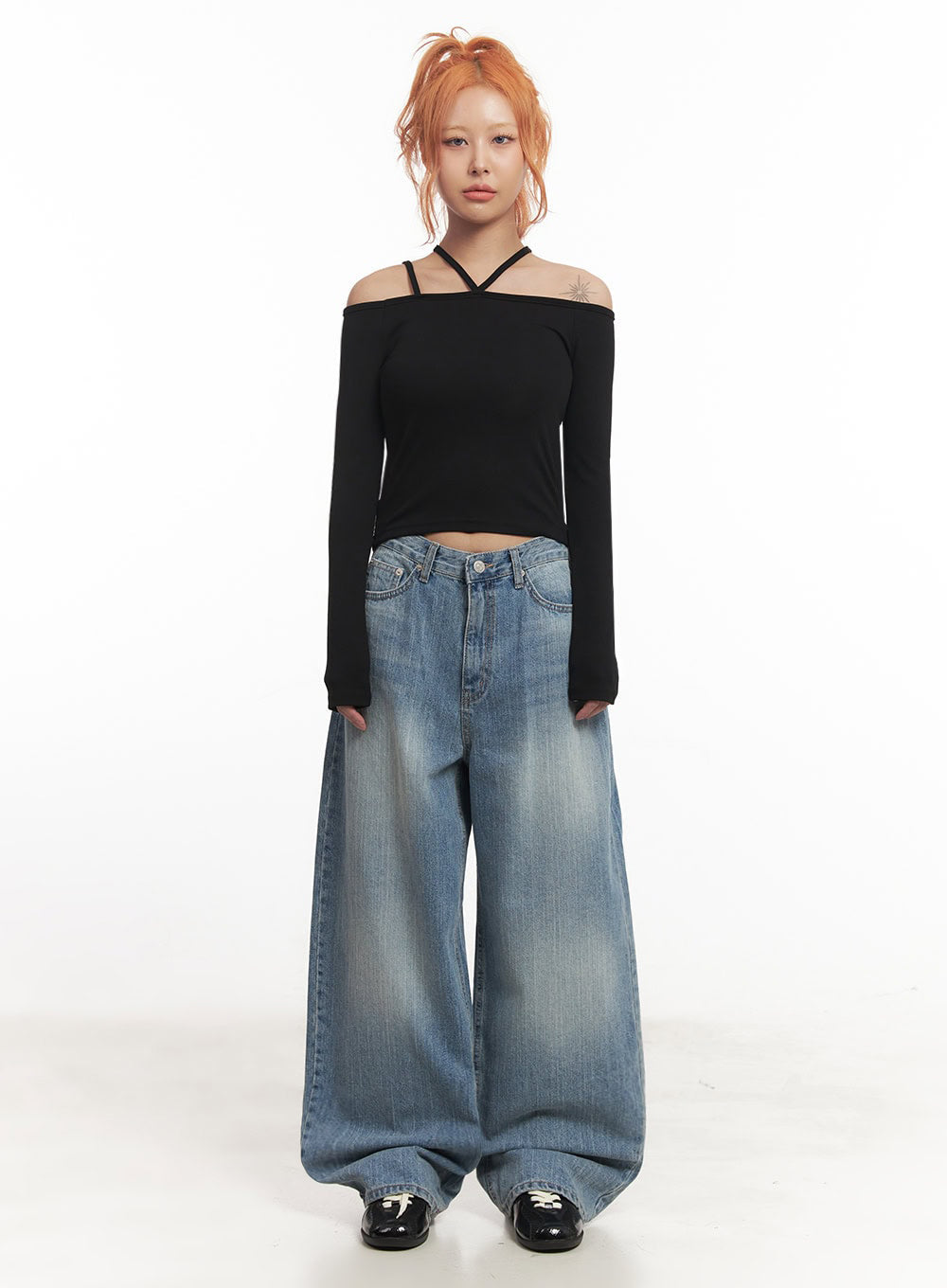 Strap Off-Shoulder Long-Sleeve Crop Top IA517