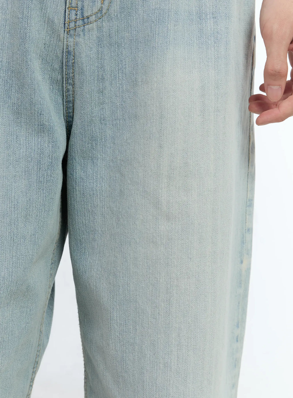 Men's Light-Wash Jeans IG501