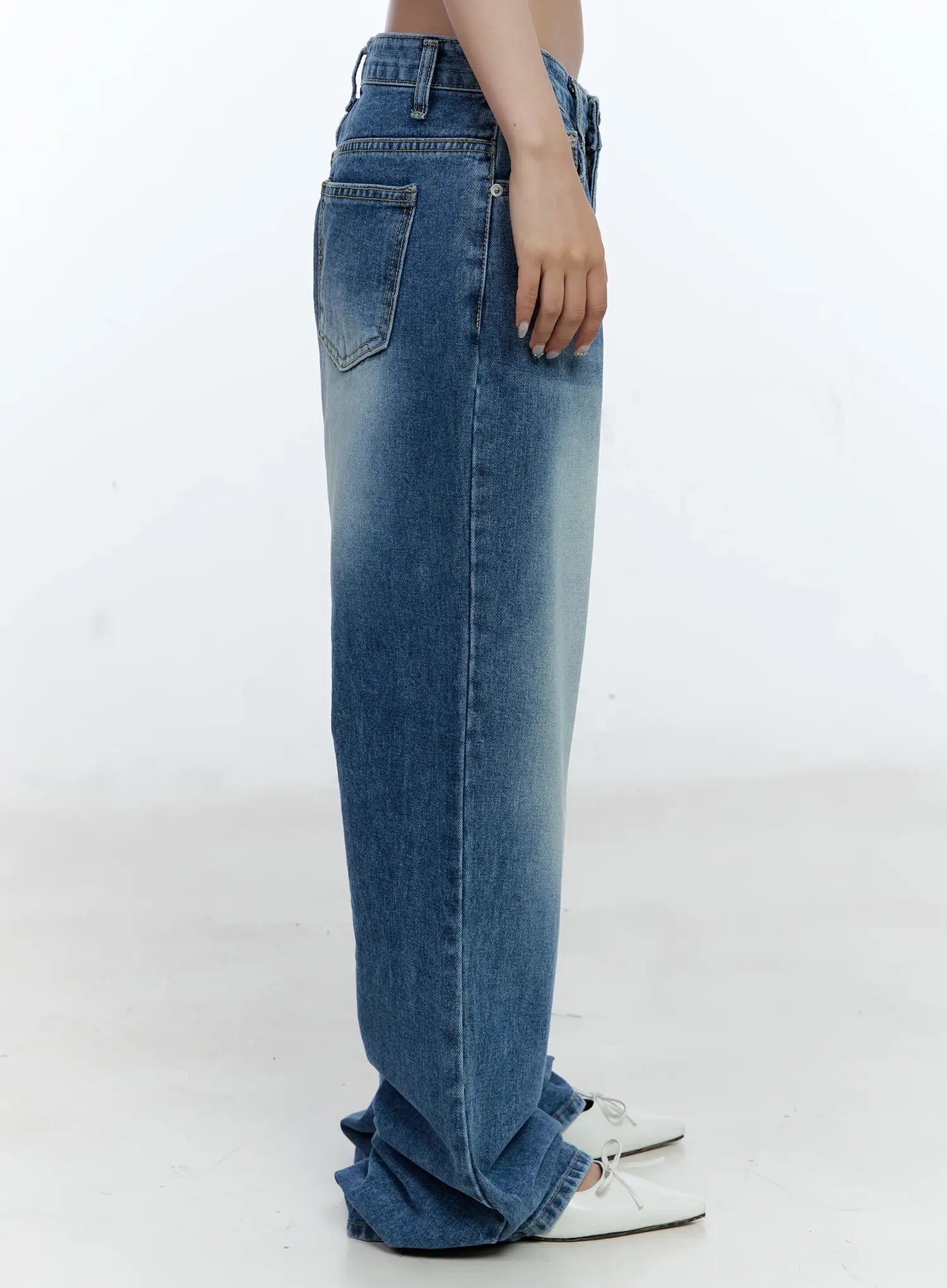 Dabin Classic Straight-Fit Denim Jeans CL530