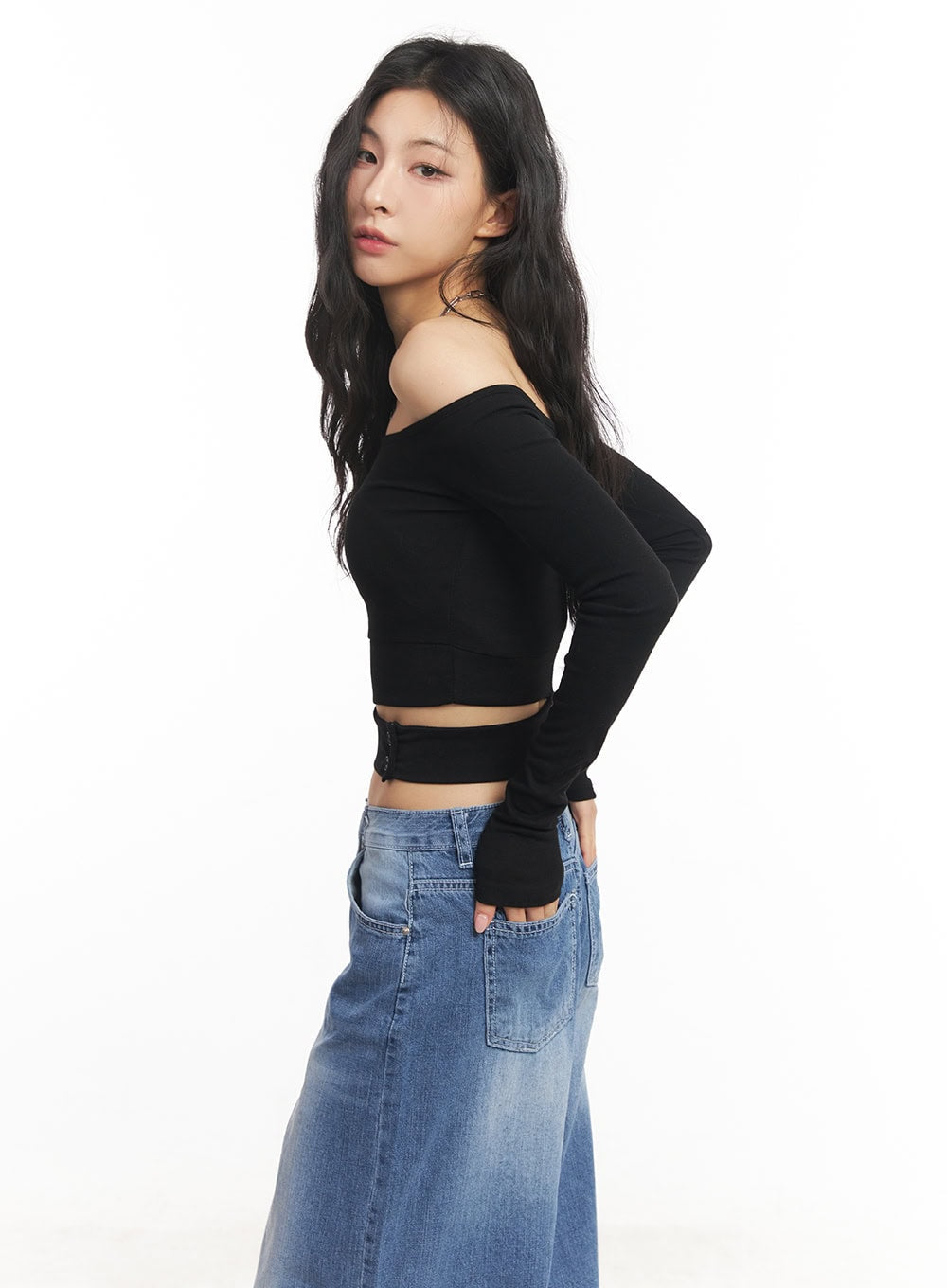 Cut-Out Off-Shoulder Long-Sleeve Crop Top CA504