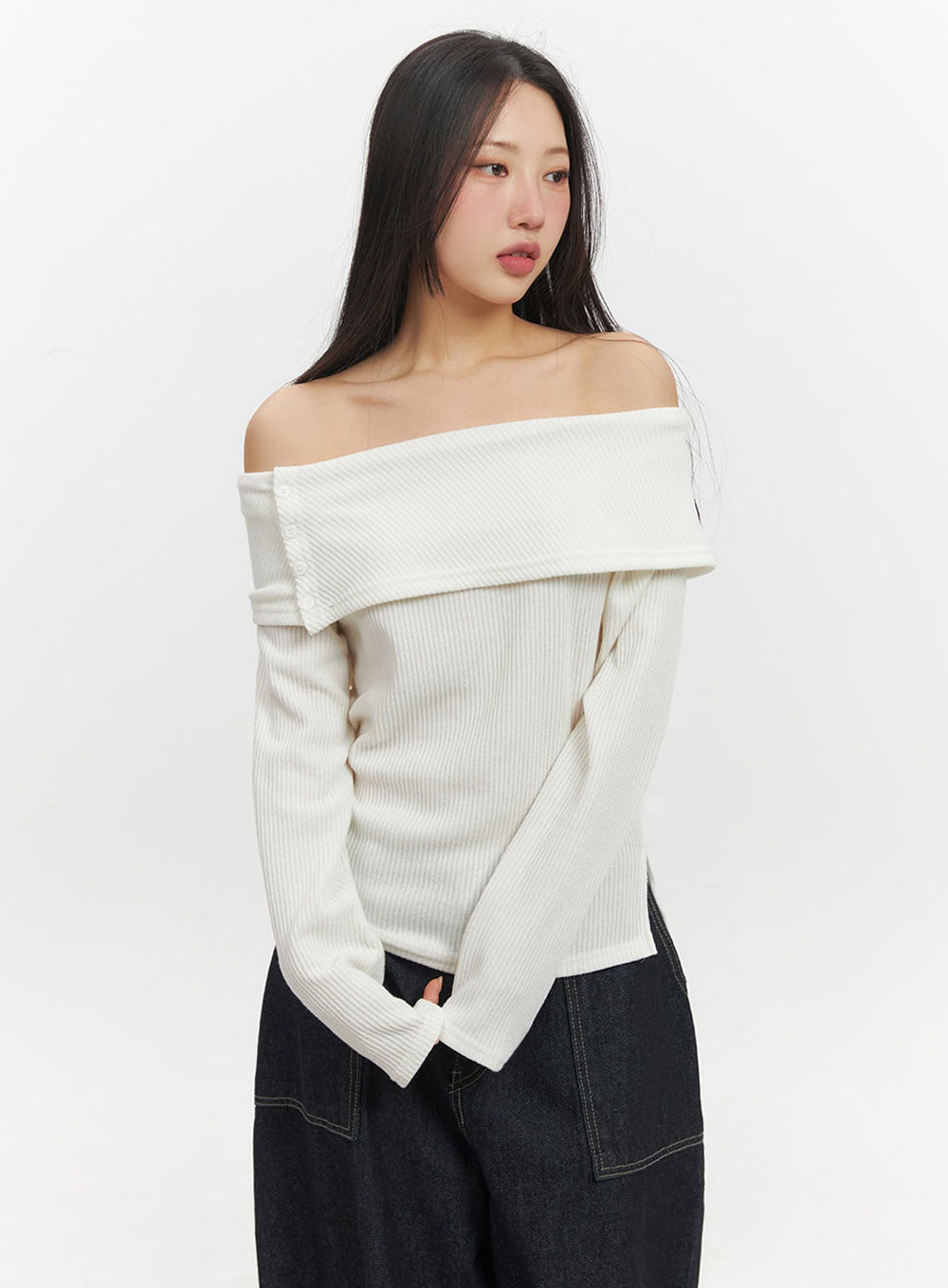 Off-Shoulder Buttoned Long-Sleeve Top IF510