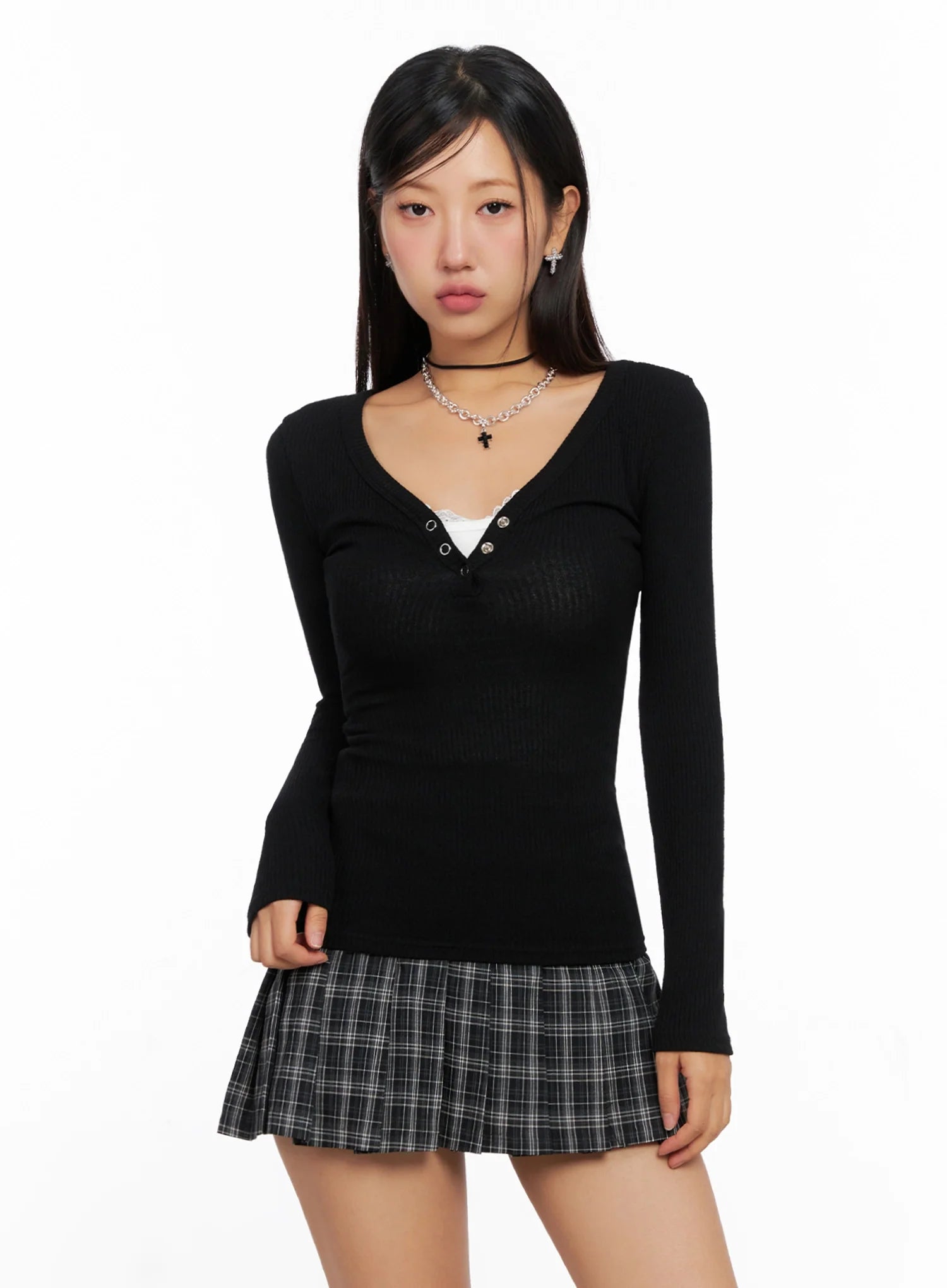 Long Sleeve V-Neck Tee IG527