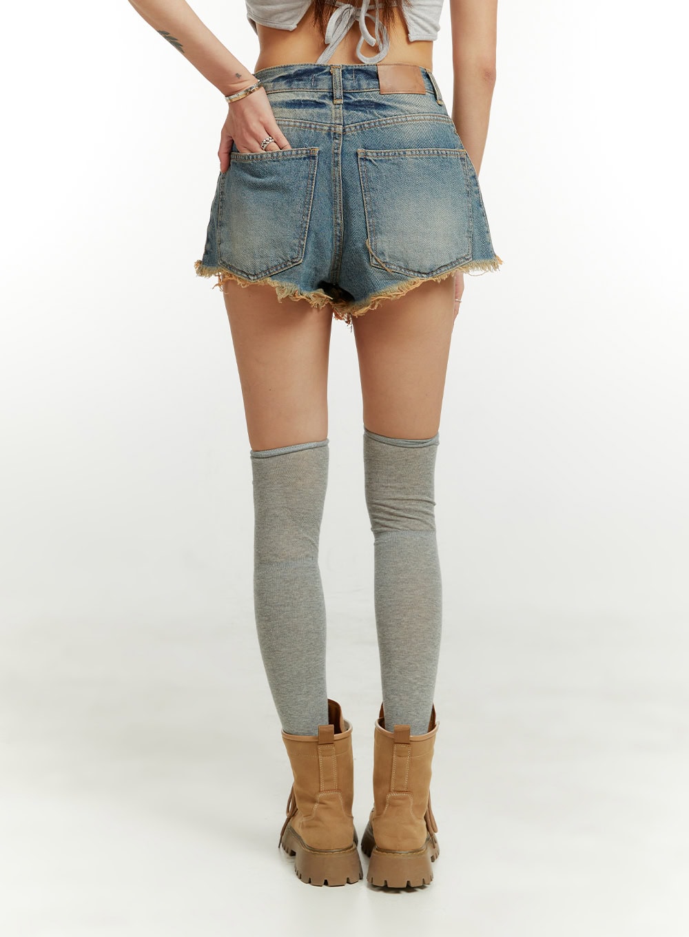 Destroyed Hem Denim Shorts CU421