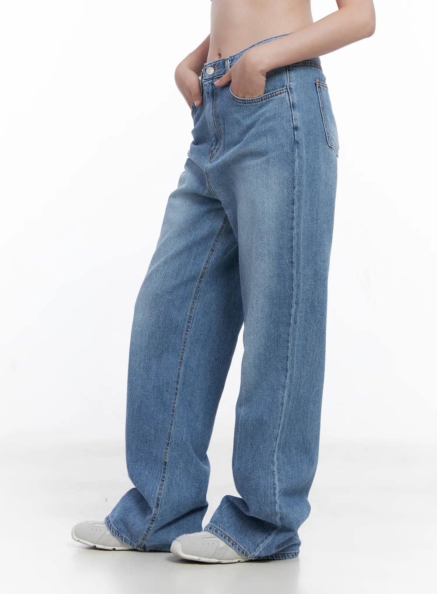 Jung Straight-Leg Washed Jeans CG521