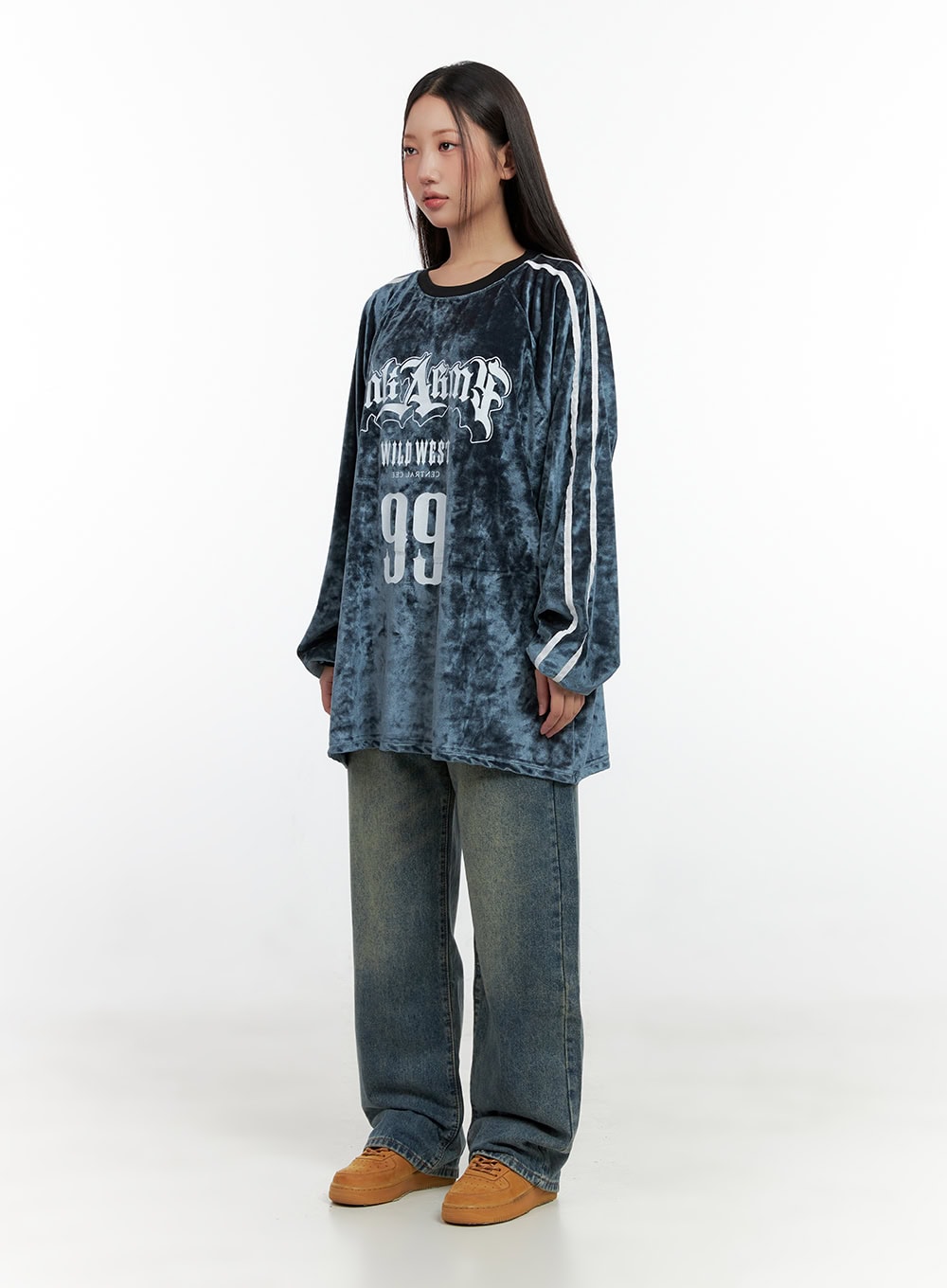 Velvet Bliss Graphic Sweatshirt CN401