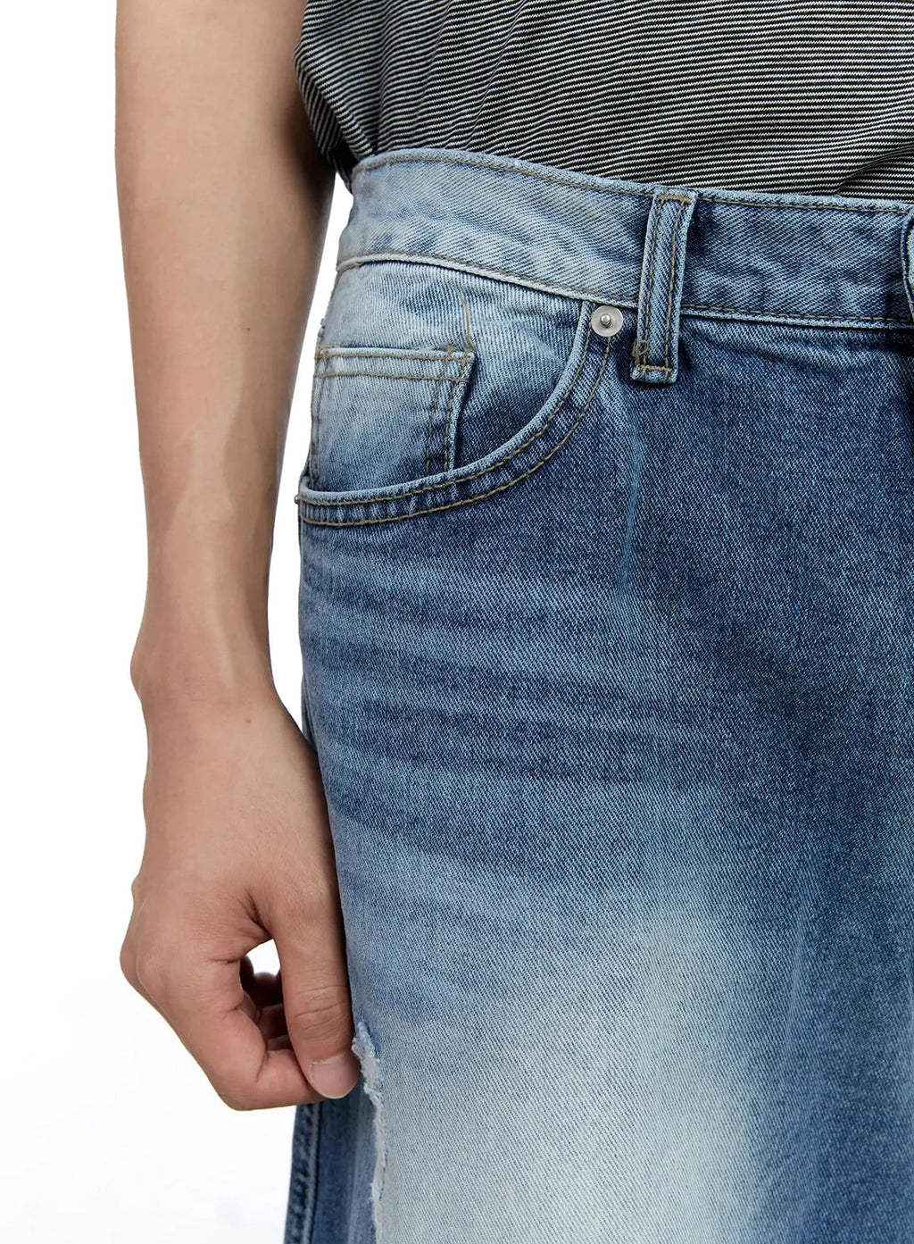 Men's Distressed Baggy Jeans IG520