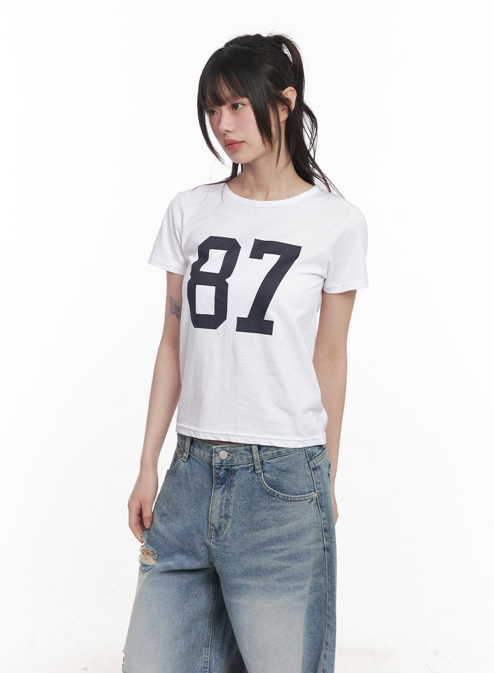 "87" Graphic Crop Tee CY520