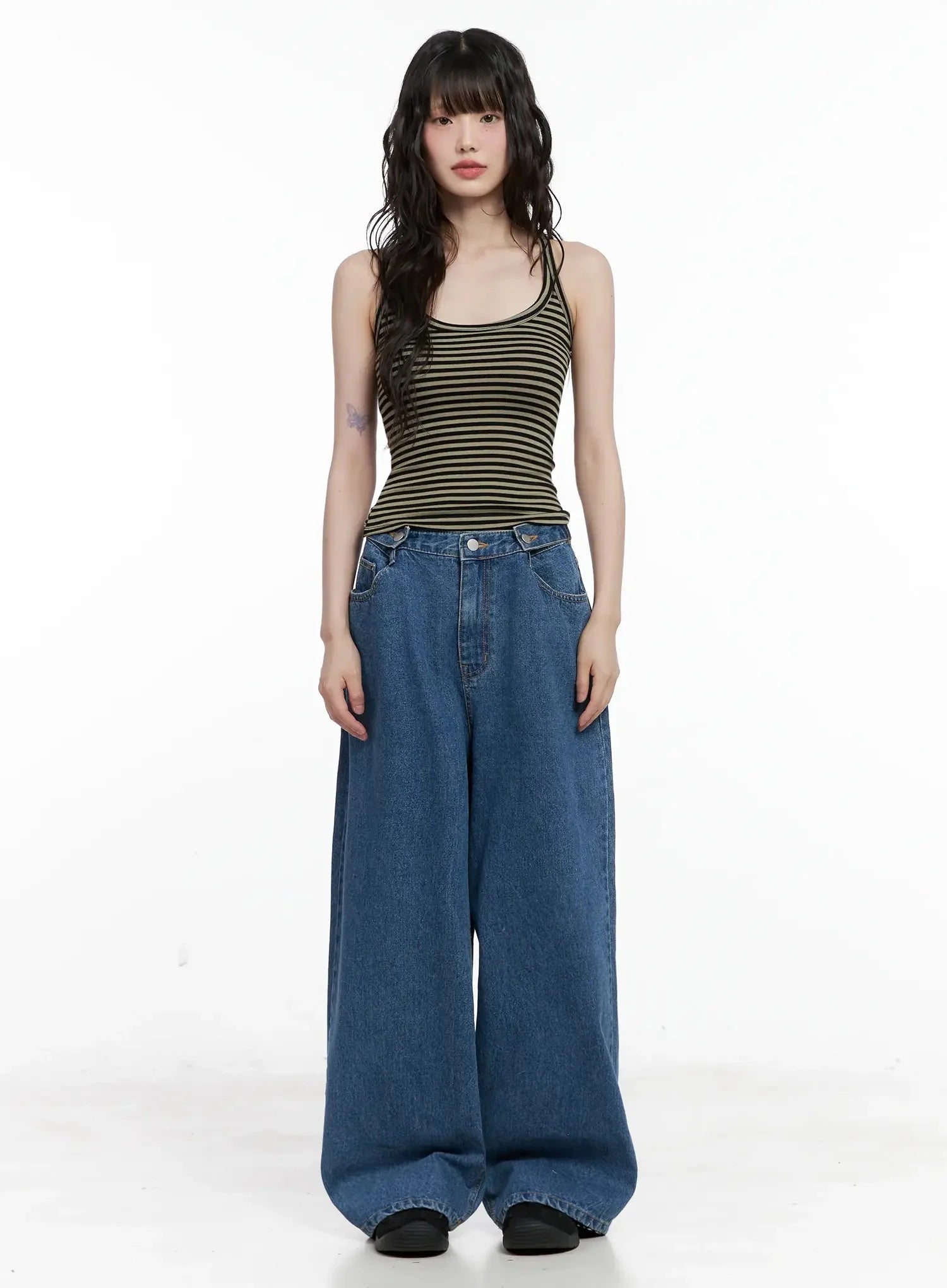 Pharita Loose-Fit Jeans IL528