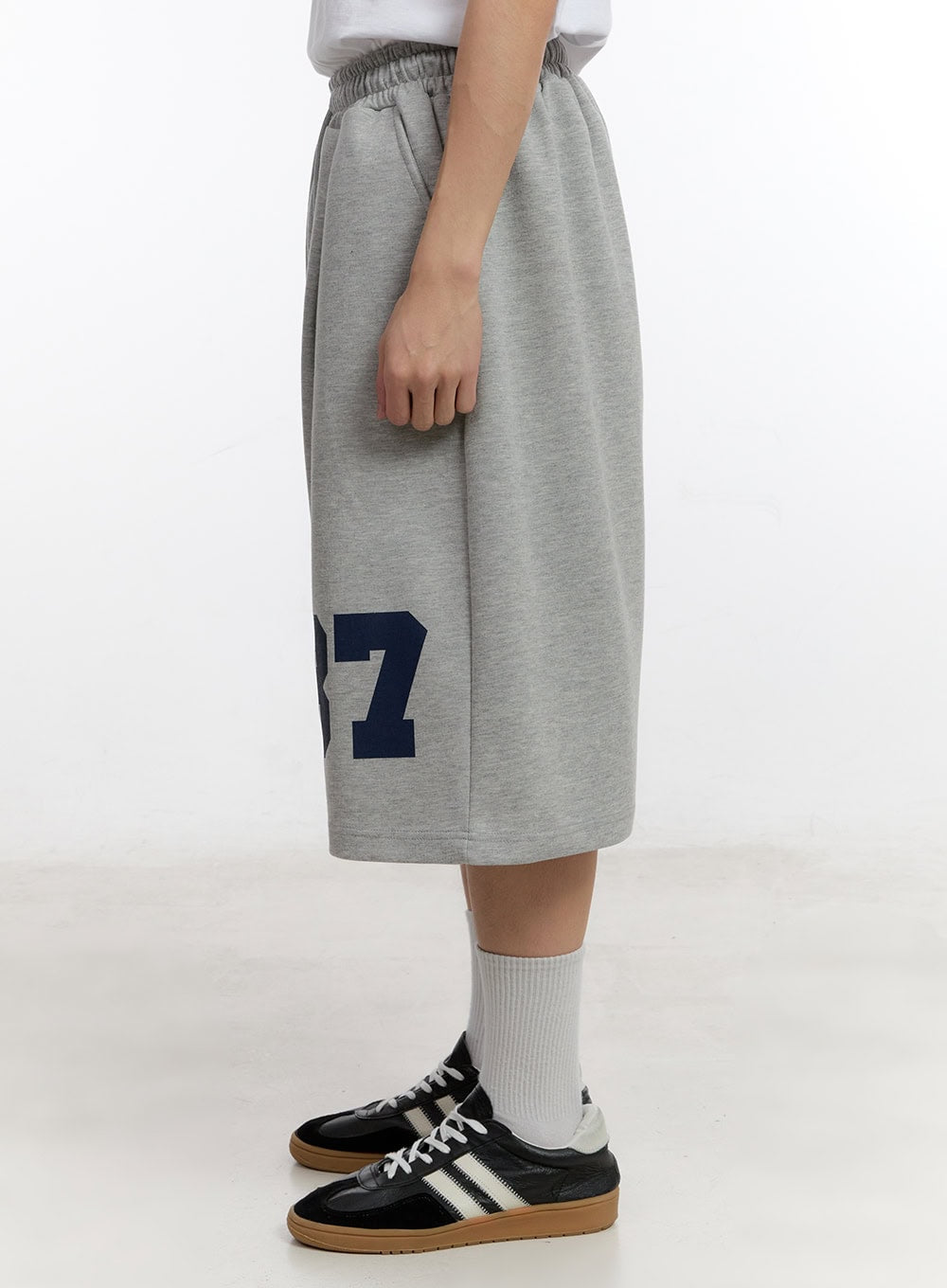 Men's Graphic Wide-Fit Sweat Shorts IA504