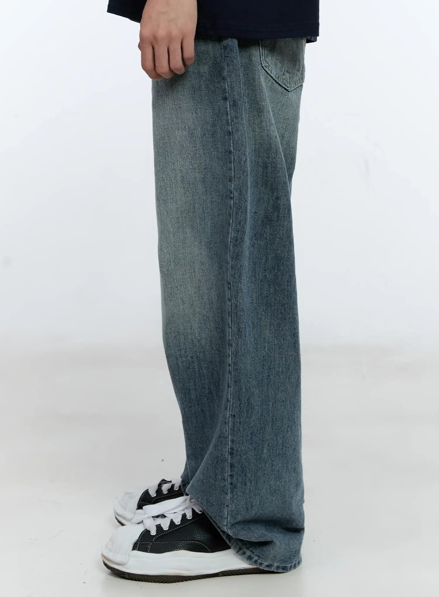 Men's Vintage-Wash Wide-Leg Jeans IL529