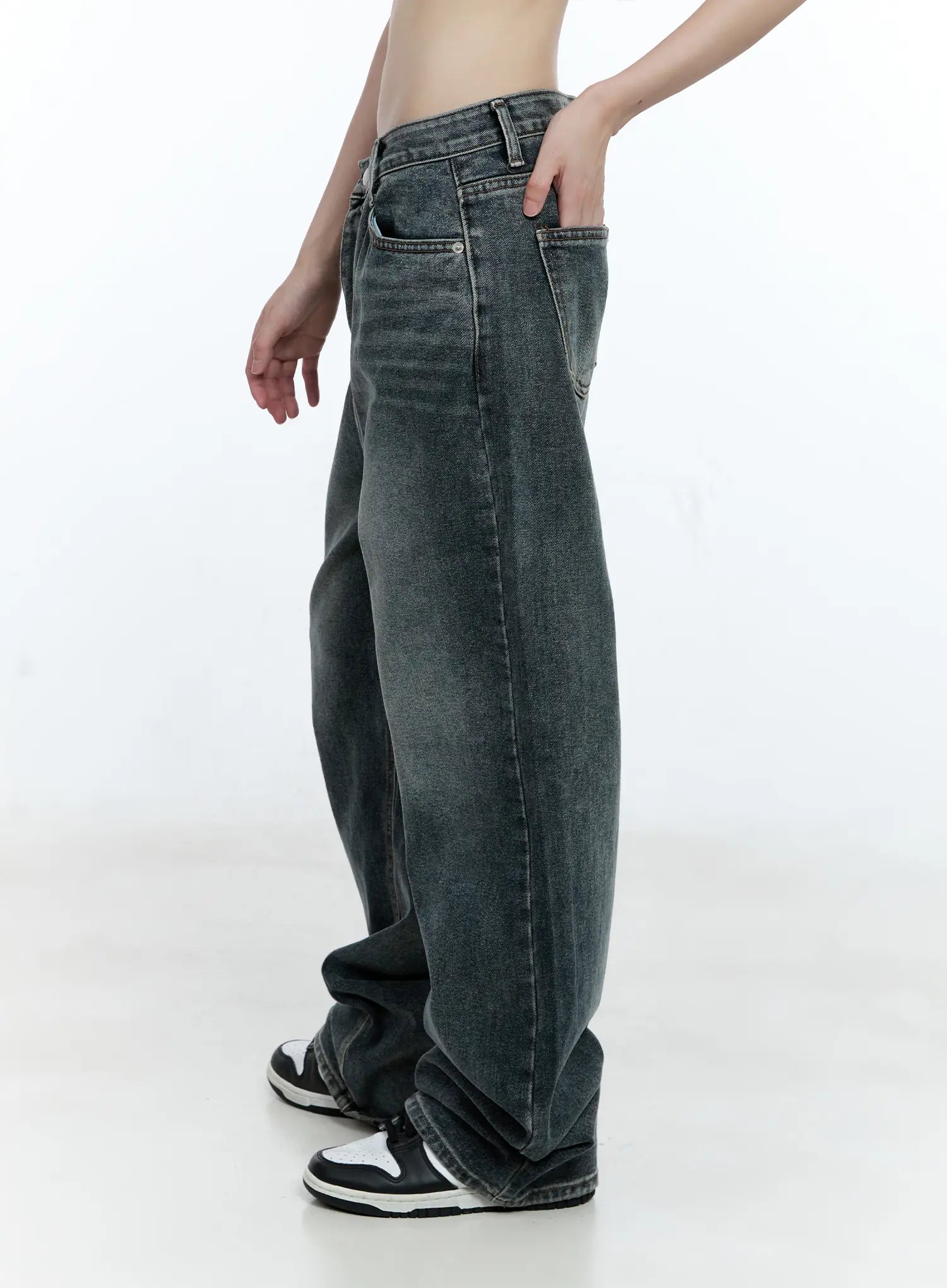 Soomin Vintage-Wash Wide-Leg Jeans CG511