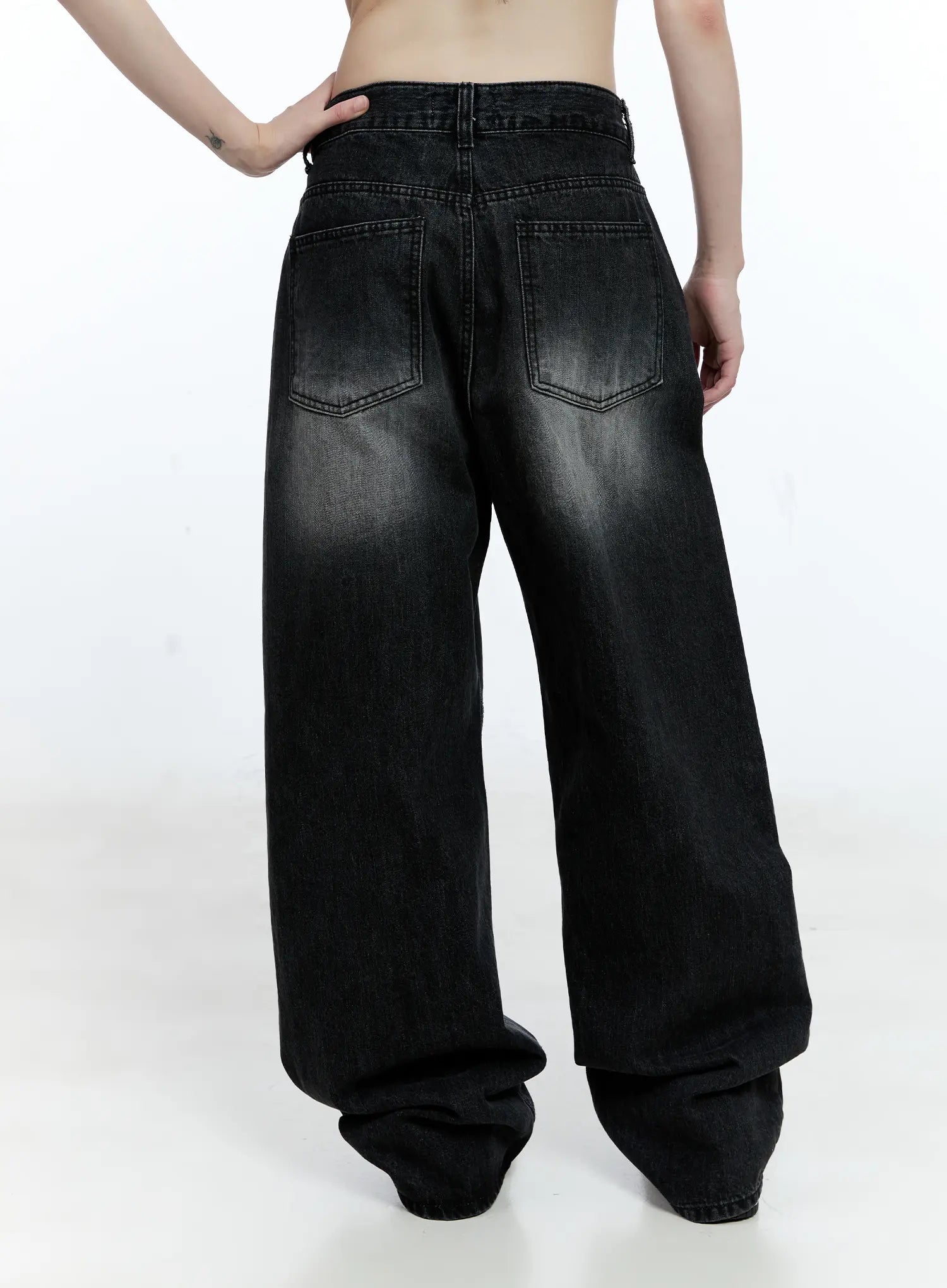 Gayeon Washed Wide-Leg Jeans CG507