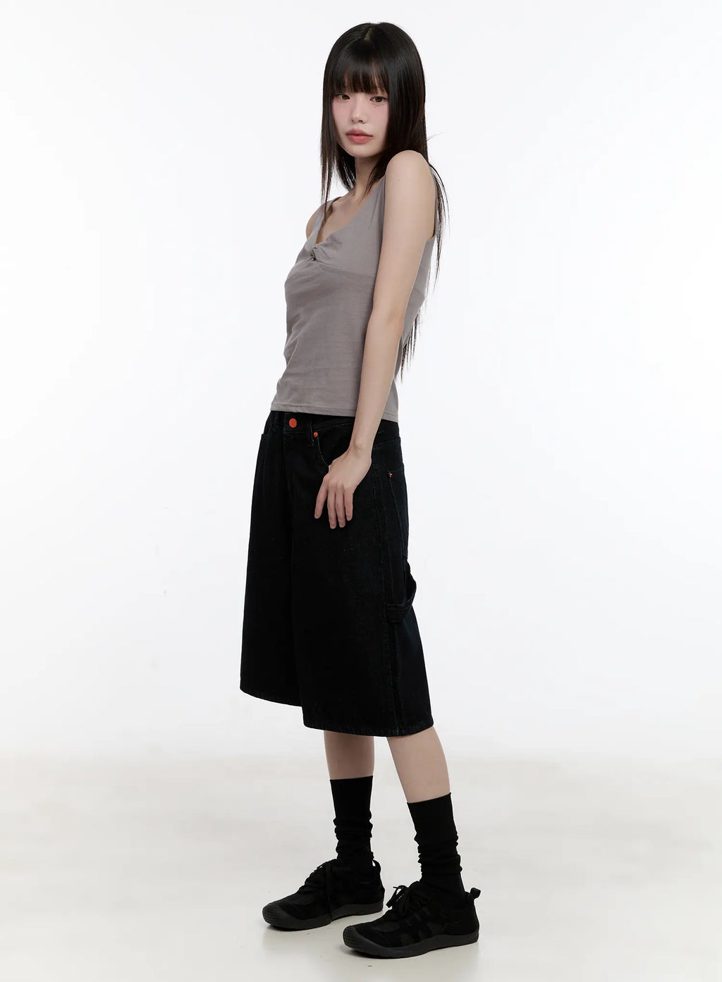 Twist Detail V-Neck Sleeveless Top CL504