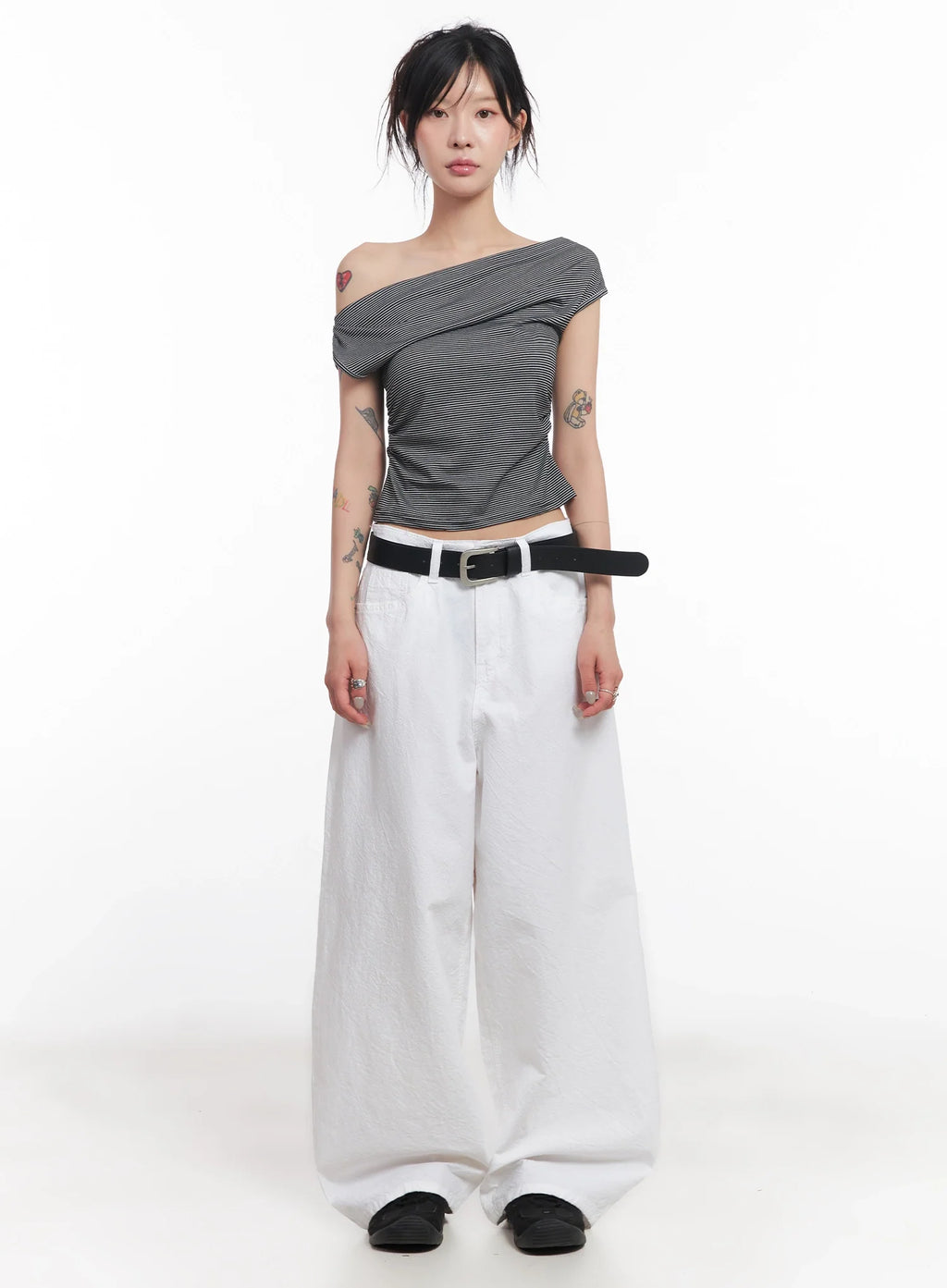 Chic Off-Shoulder Striped Tee IC503