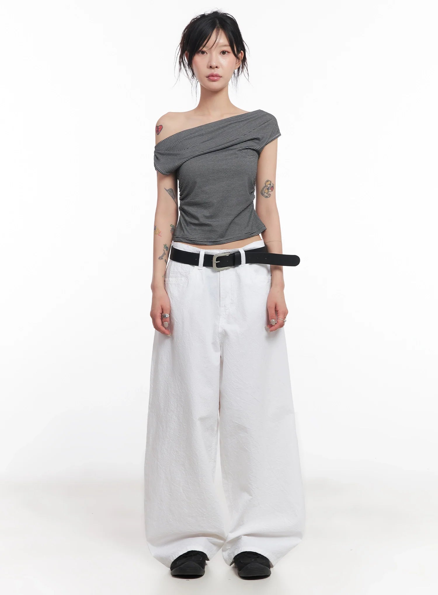 Chic Off-Shoulder Striped Tee IC503