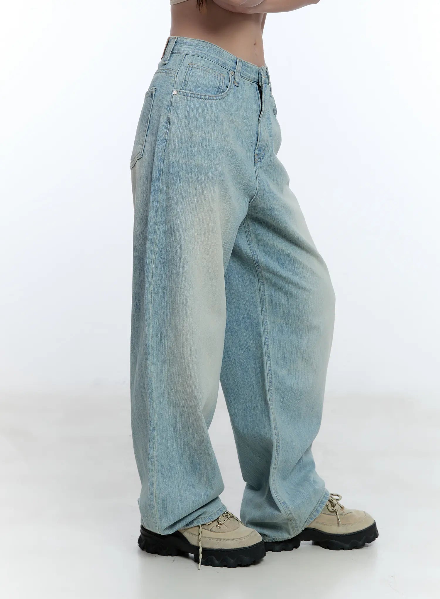 Yuri Washed Wide-Leg Jeans CU526
