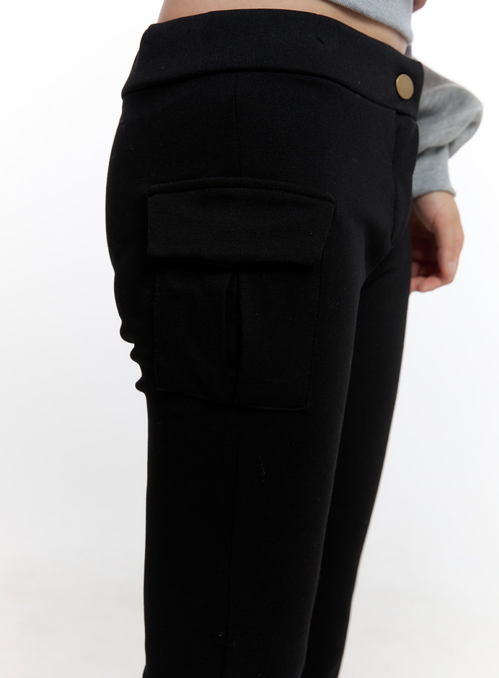 Slim Fit Low Waist Cargo Pocketed Pants CN425