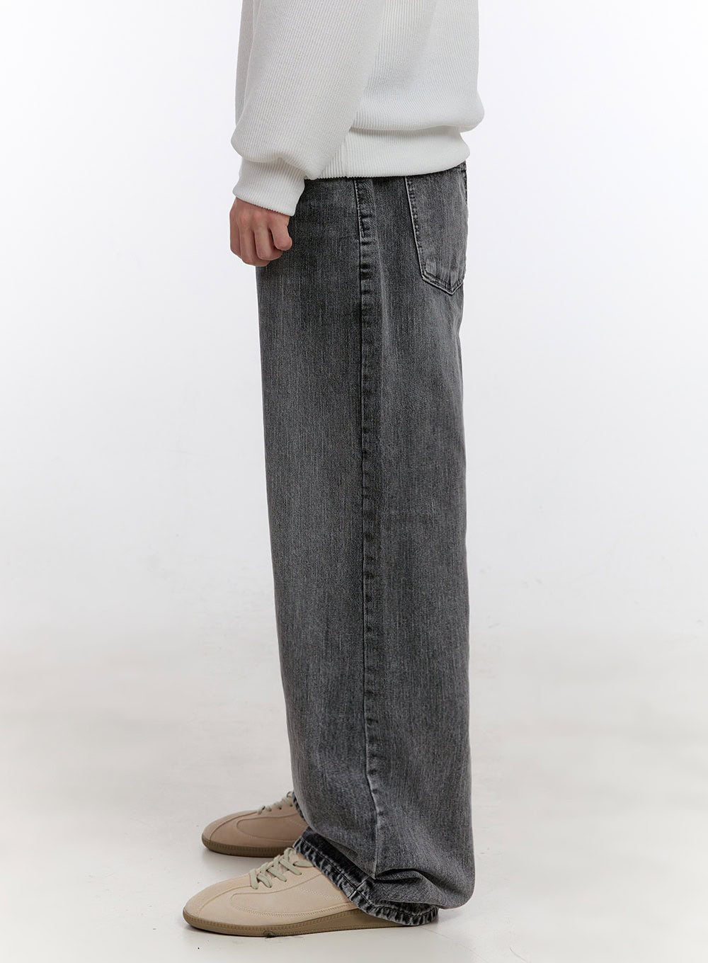 Men's Washed Wide-Fit Jeans IM525