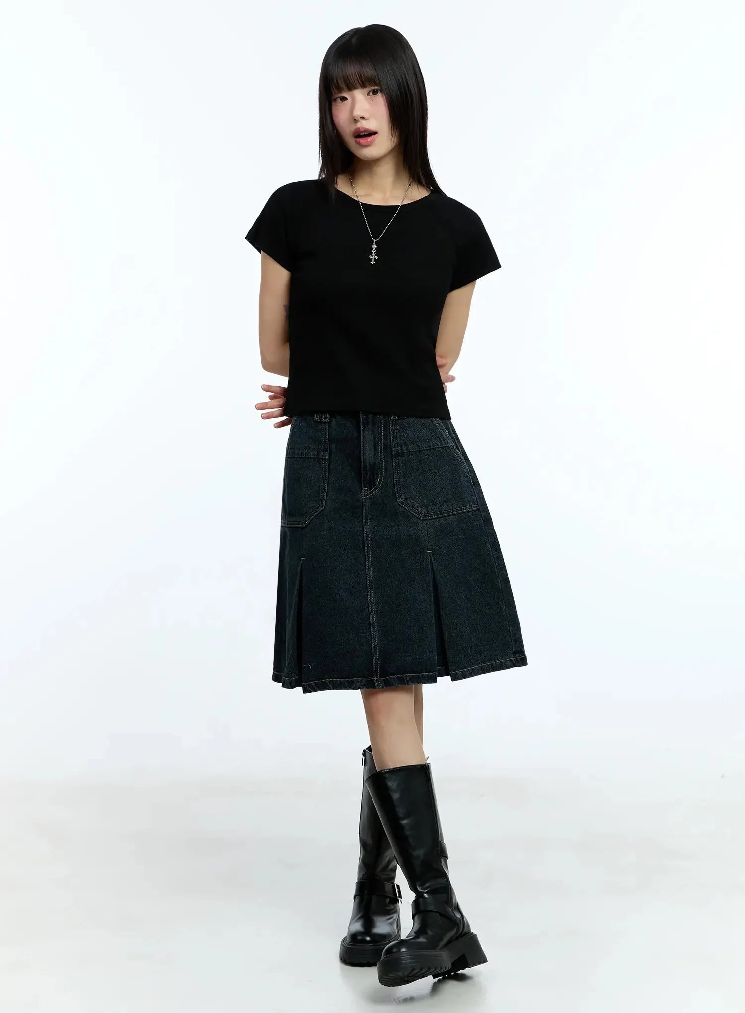 Slim-Fit Cropped Tee IU523